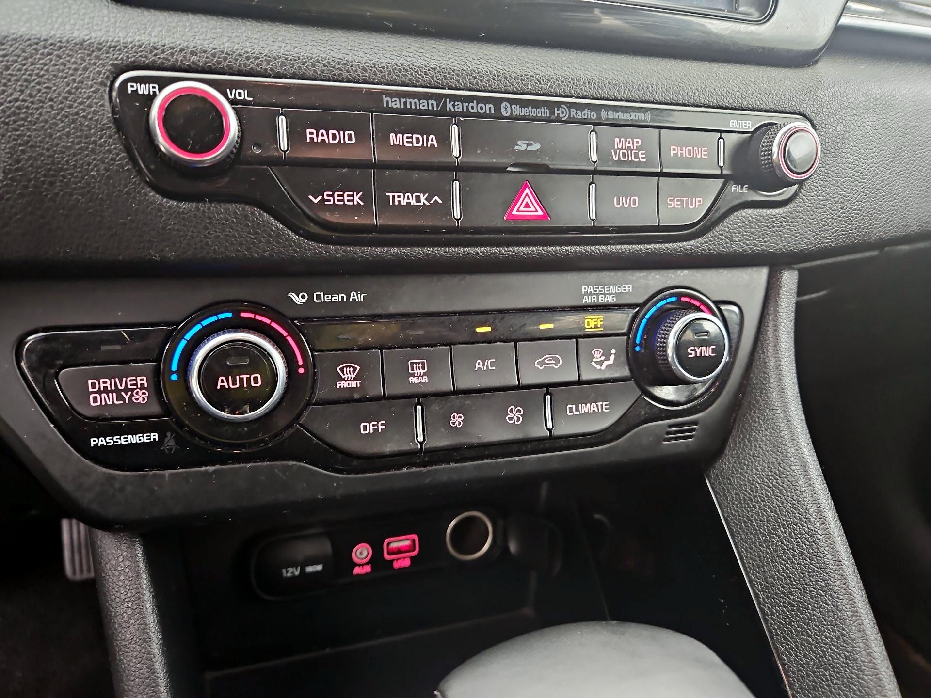 Thumbnail: 2017 Kia Niro - 17