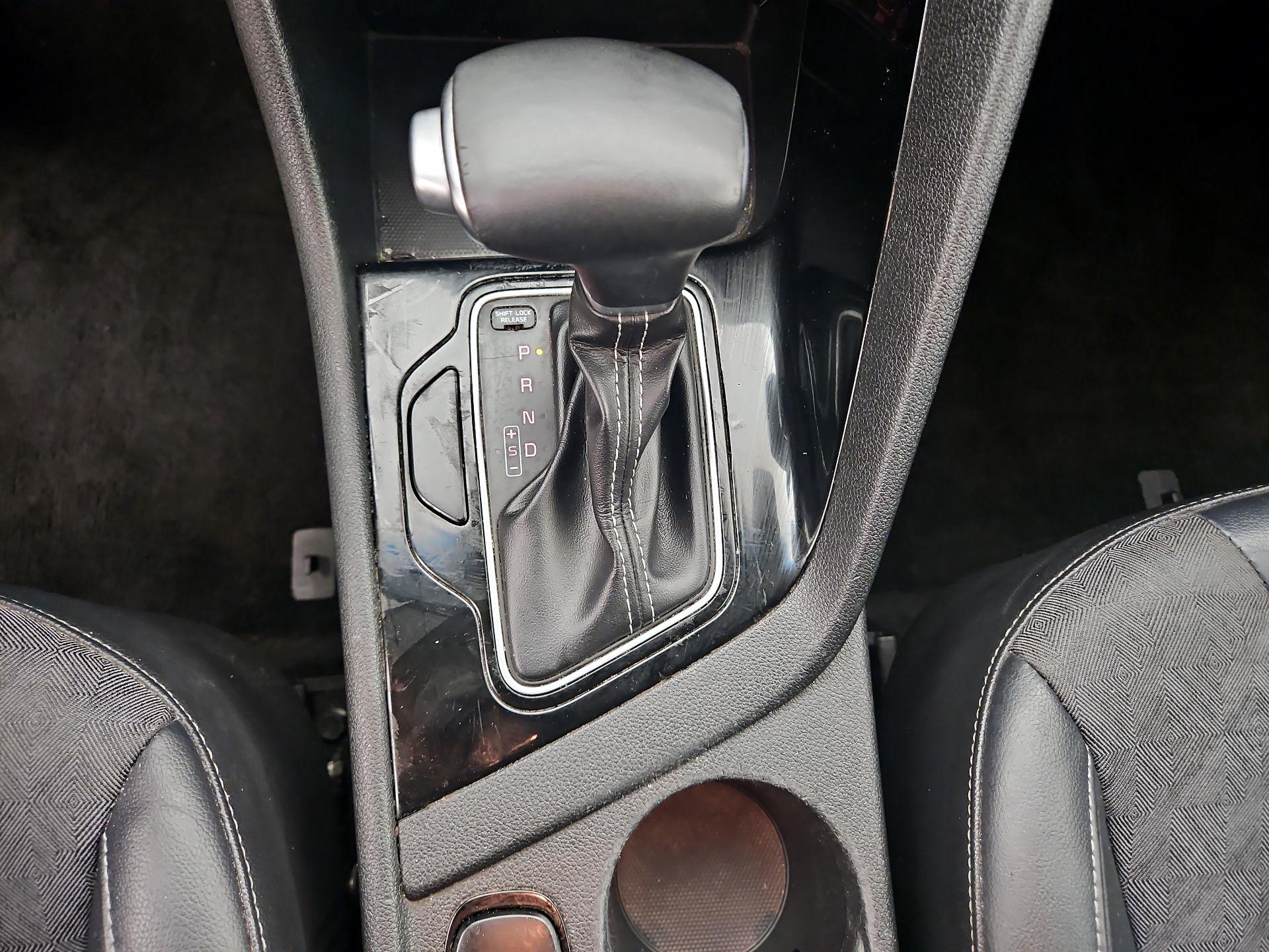 Thumbnail: 2017 Kia Niro - 18