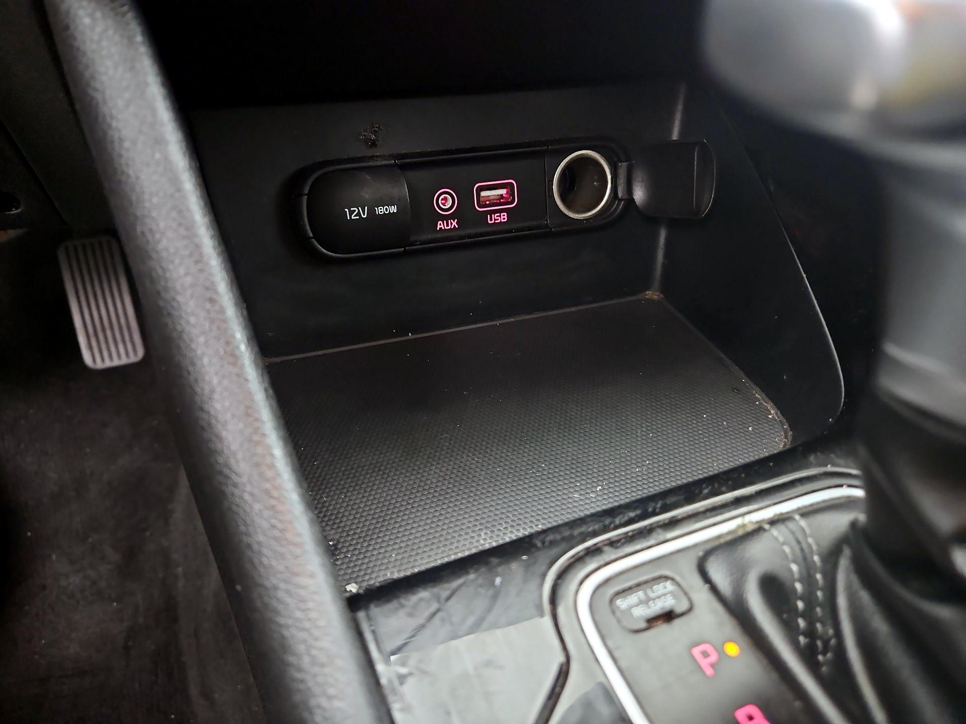 Thumbnail: 2017 Kia Niro - 19