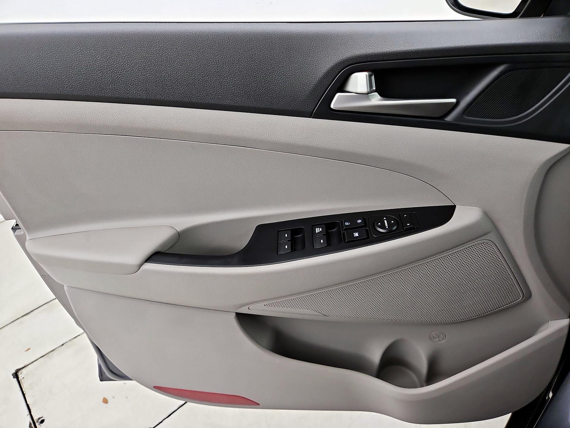 Thumbnail: 2019 Hyundai Tucson - 12