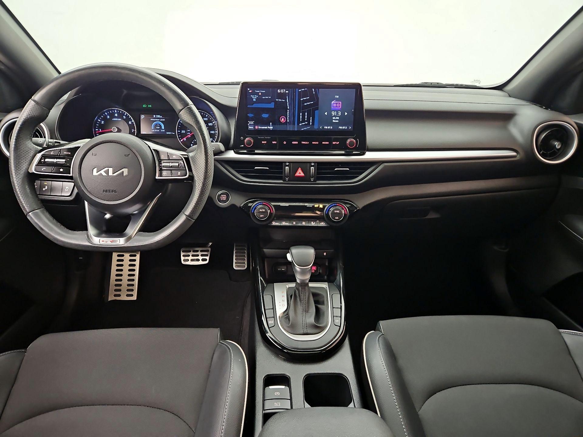 Thumbnail: 2022 Kia Forte - 9