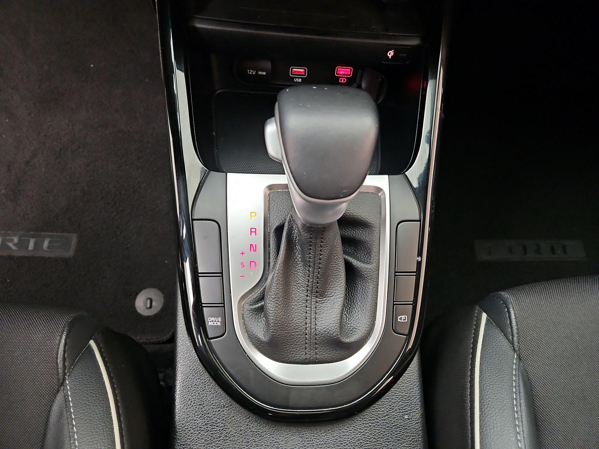 Thumbnail: 2022 Kia Forte - 18