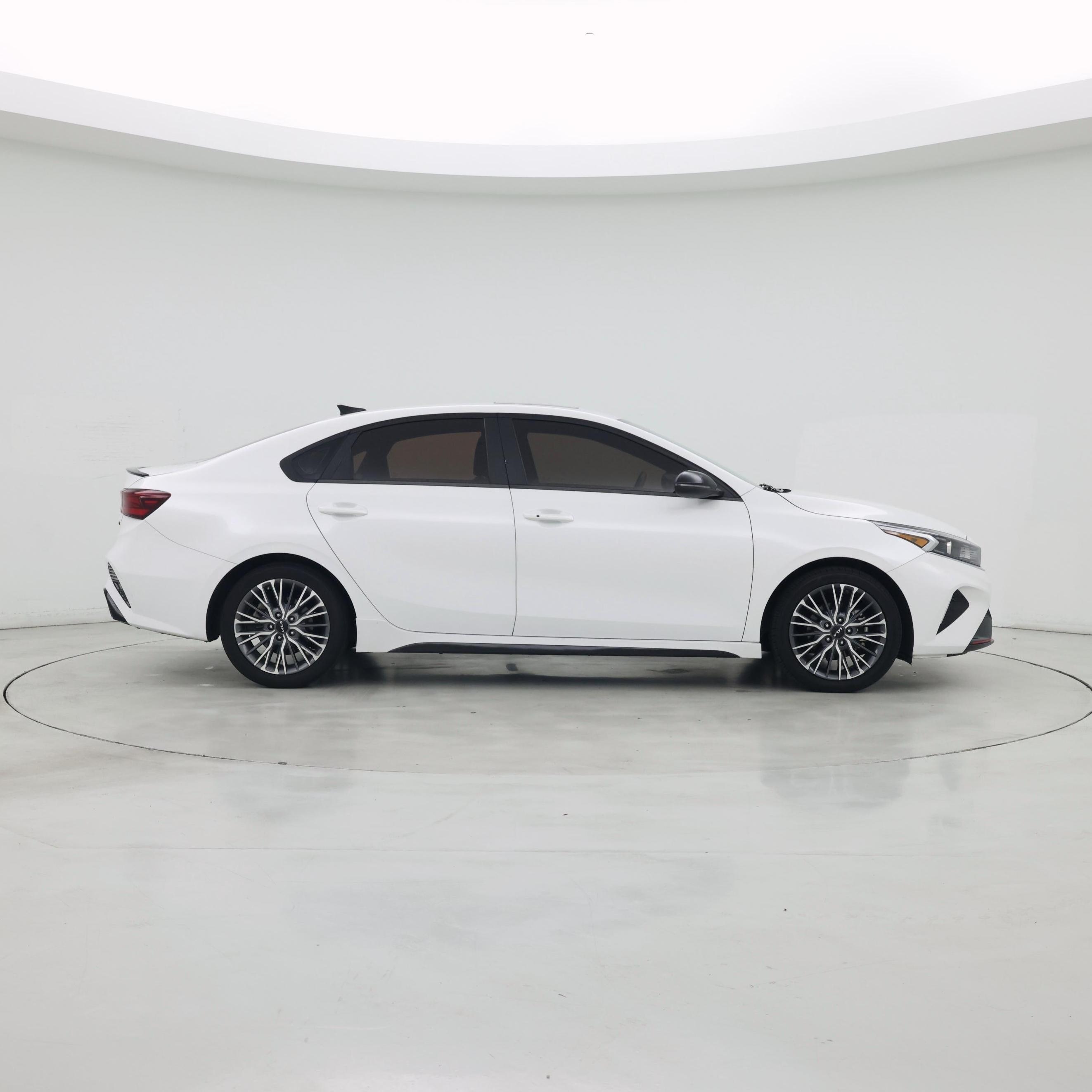 Thumbnail: 2022 Kia Forte - 7