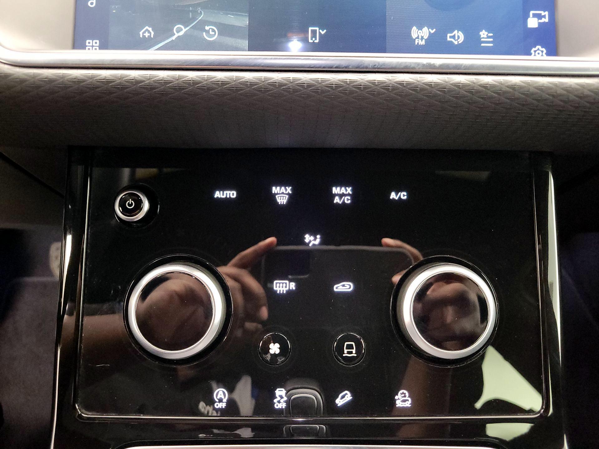 Thumbnail: 2021 Land Rover Range Rover Evoque - 17