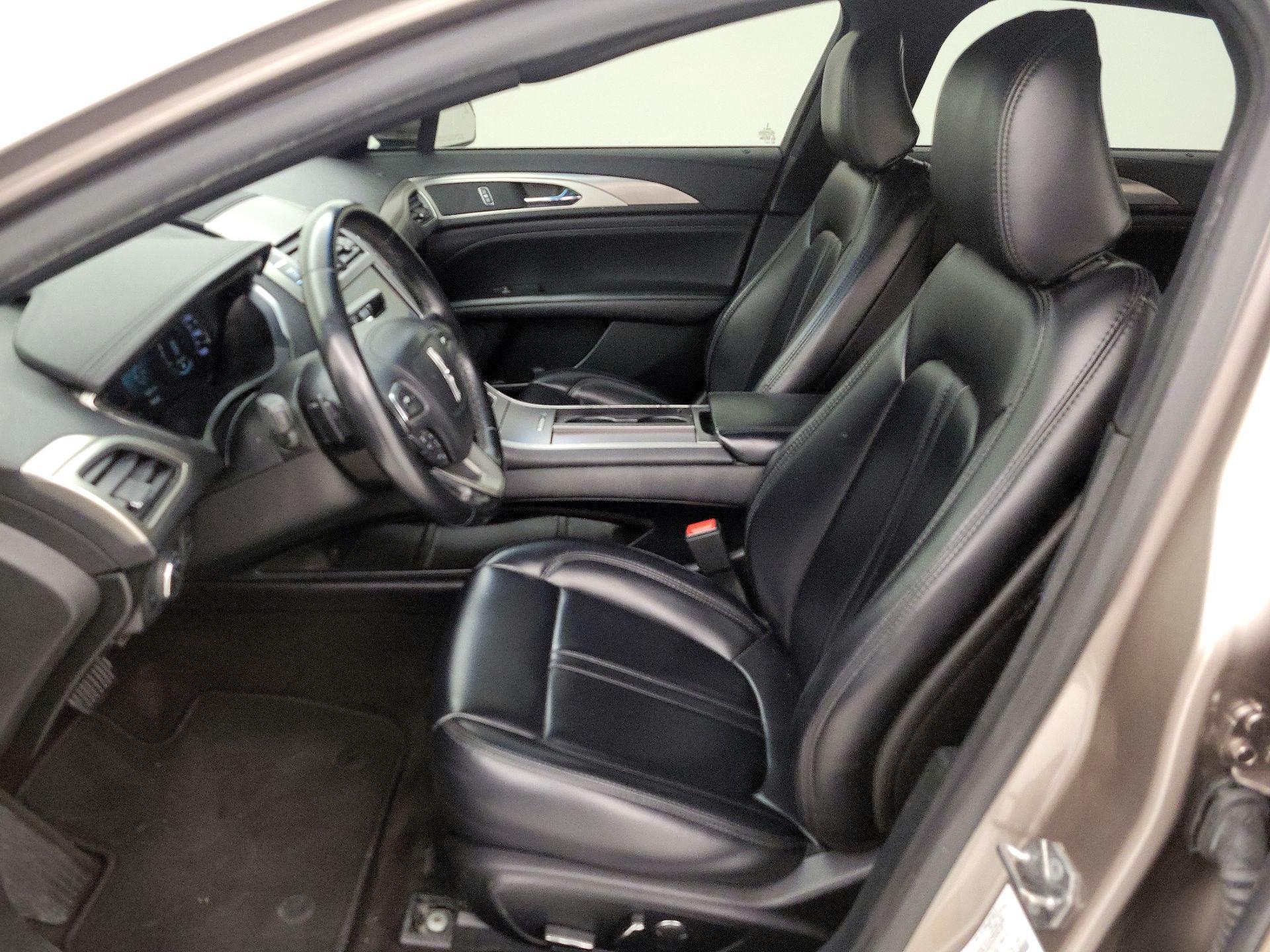 Thumbnail: 2020 Lincoln MKZ - 11