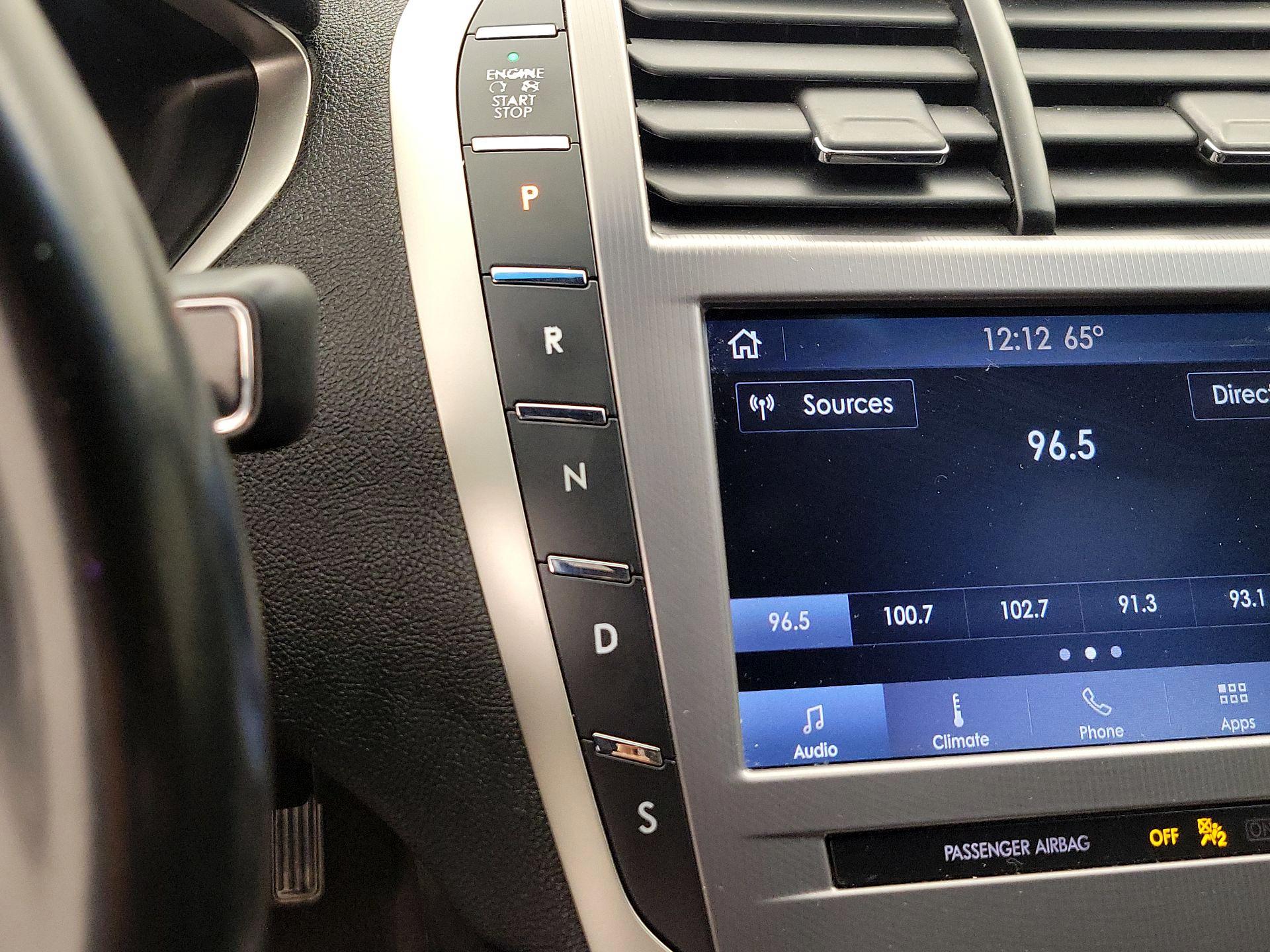 Thumbnail: 2020 Lincoln MKZ - 17