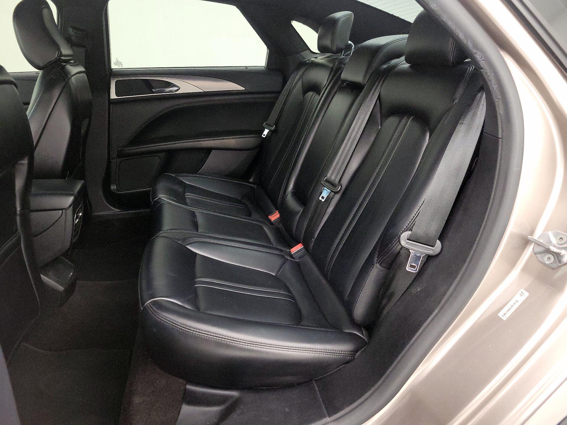 Thumbnail: 2020 Lincoln MKZ - 19
