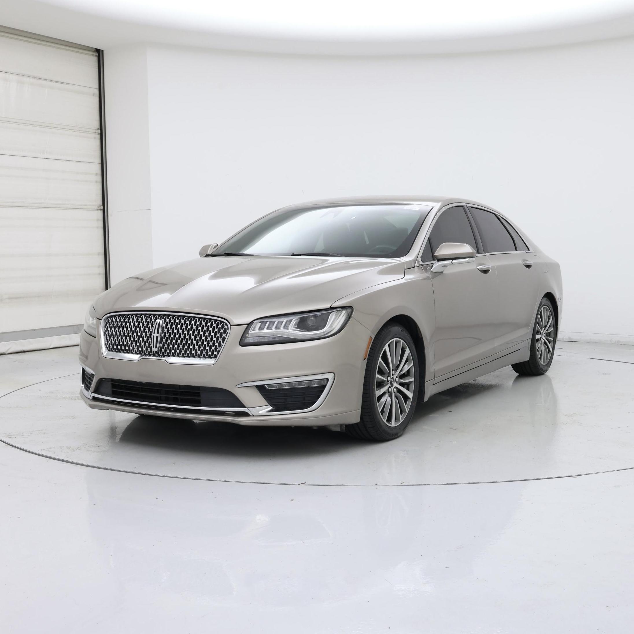 Thumbnail: 2020 Lincoln MKZ - 4