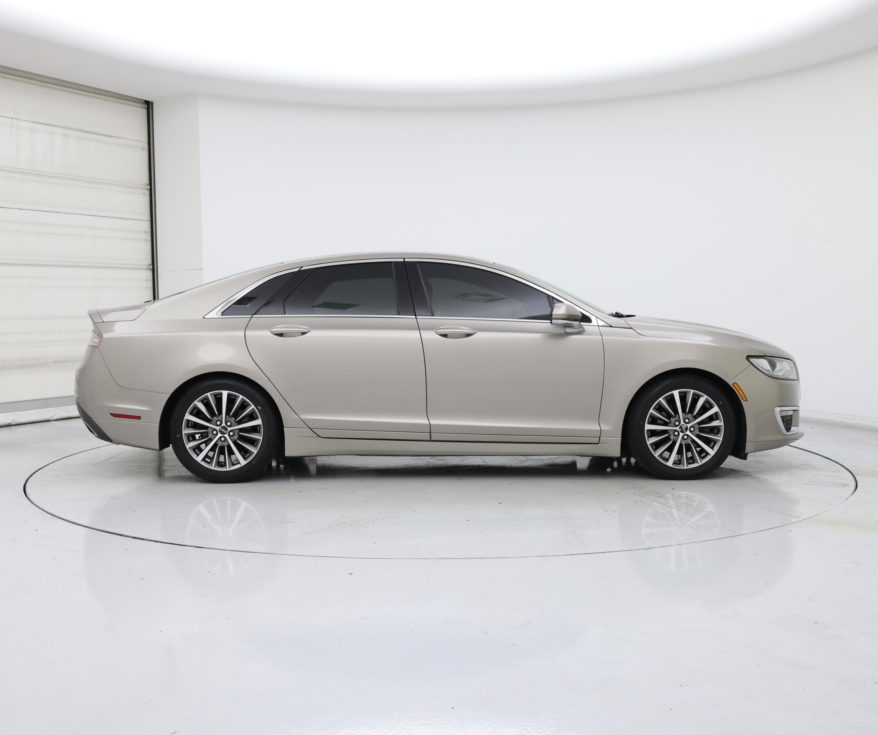 Thumbnail: 2020 Lincoln MKZ - 7