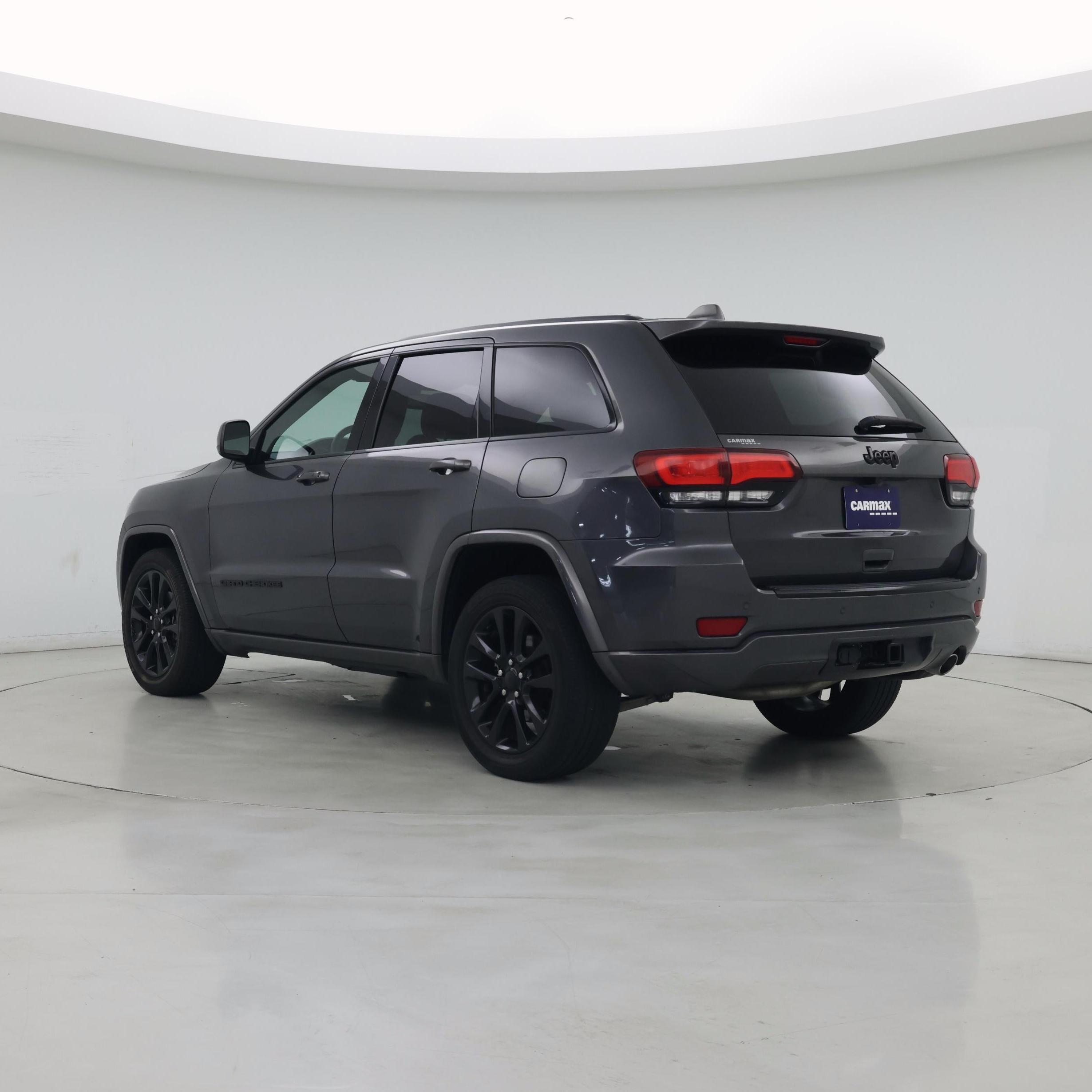 Thumbnail: 2017 Jeep Grand Cherokee - 2