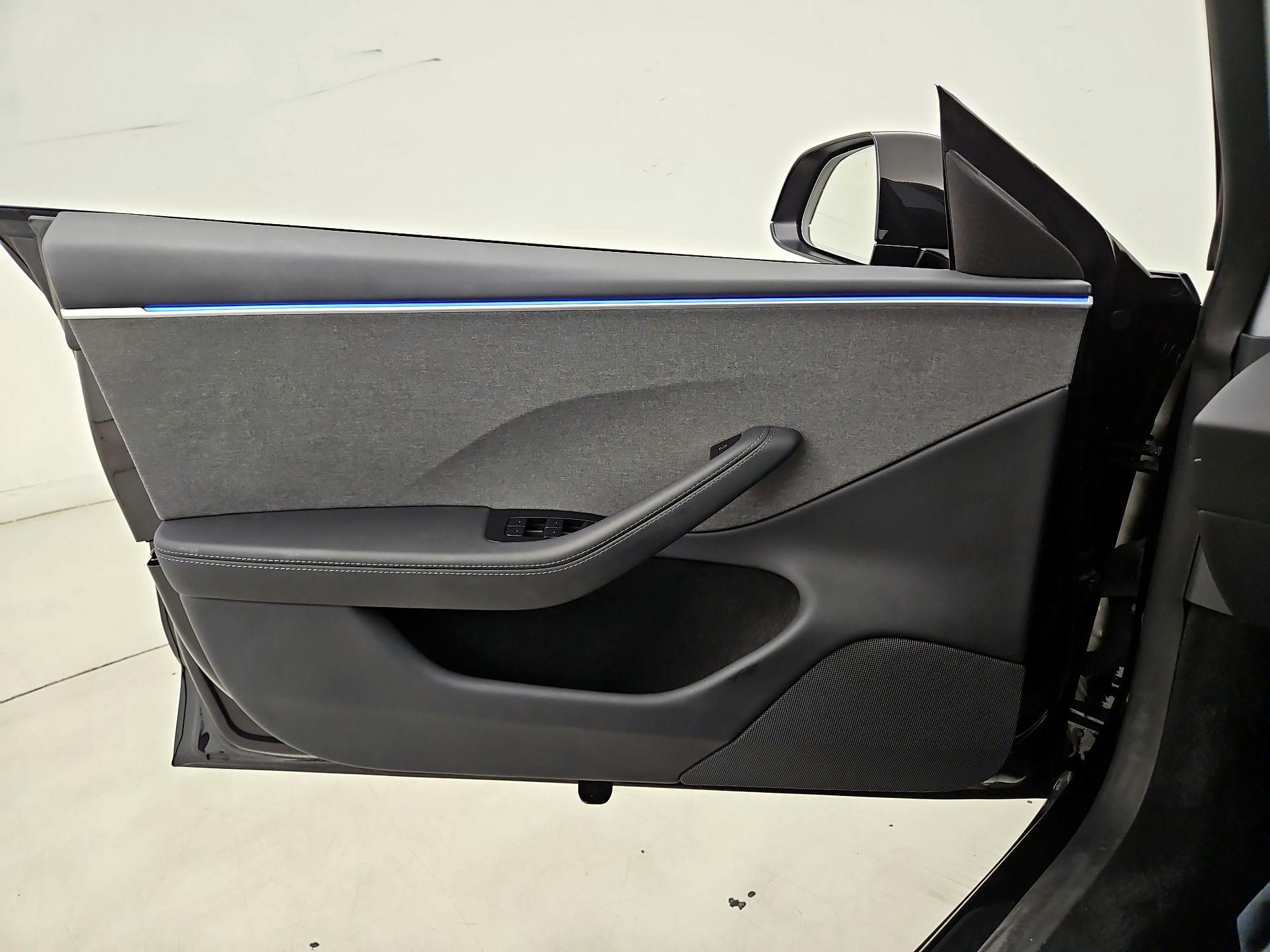 Thumbnail: 2025 Tesla Model 3 - 12