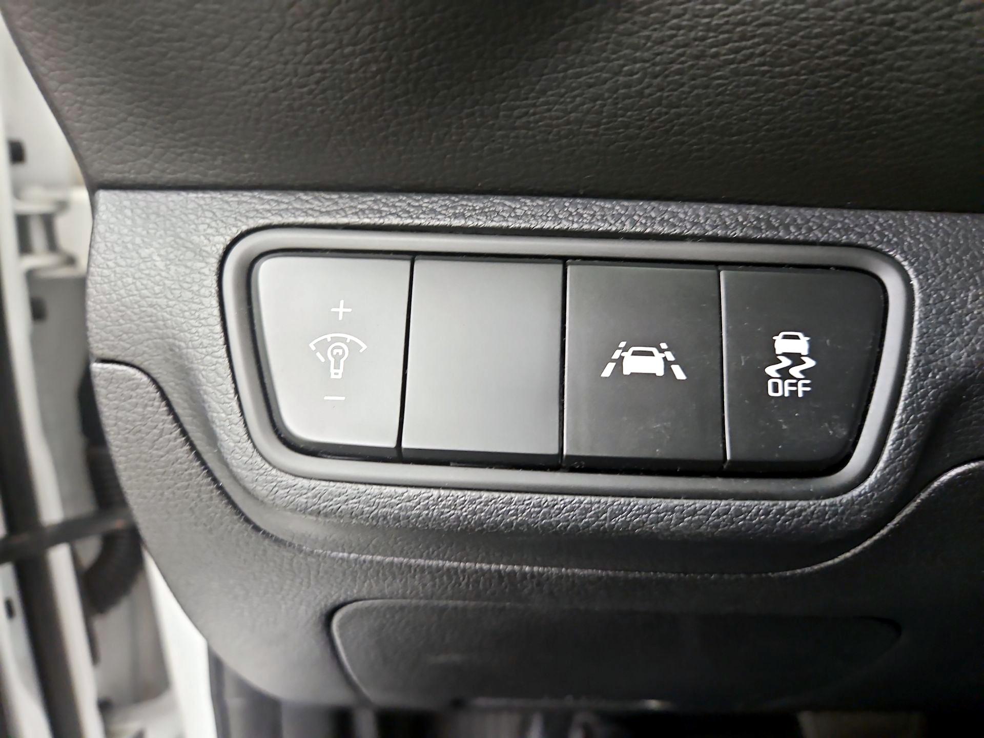 Thumbnail: 2020 Kia Forte - 13