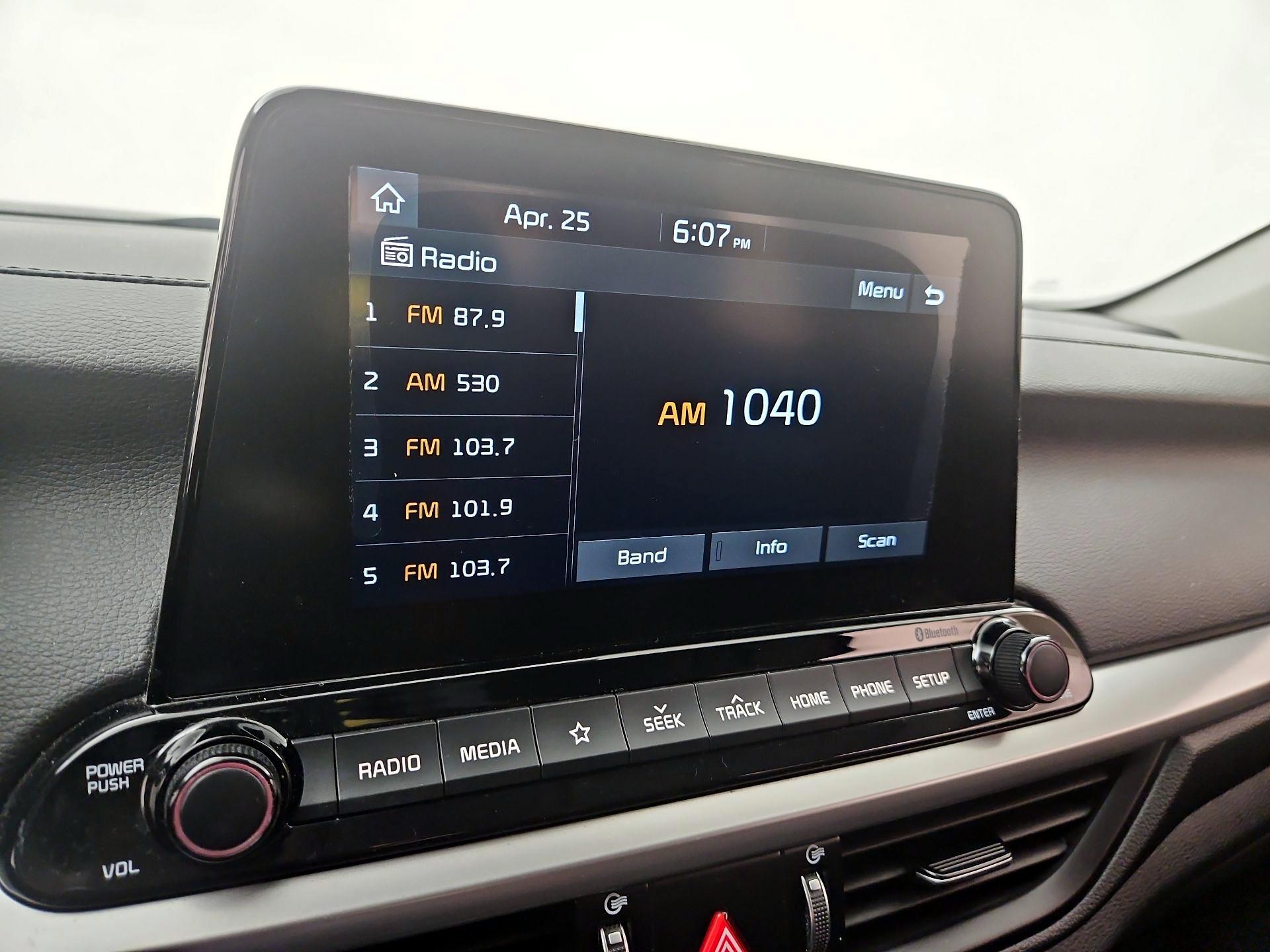 Thumbnail: 2020 Kia Forte - 15