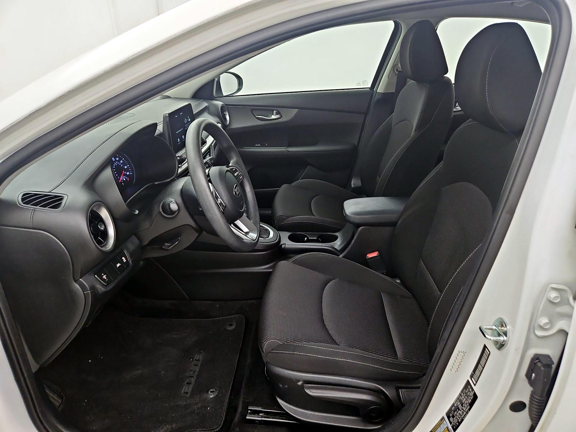 Thumbnail: 2021 Kia Forte - 11