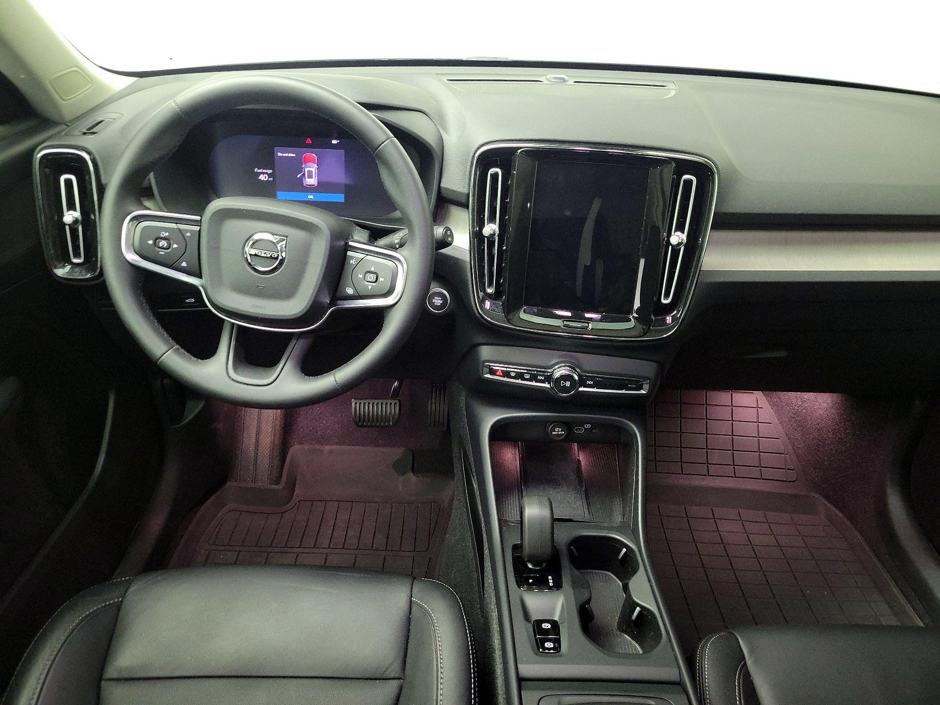 Thumbnail: 2024 Volvo XC40 - 9