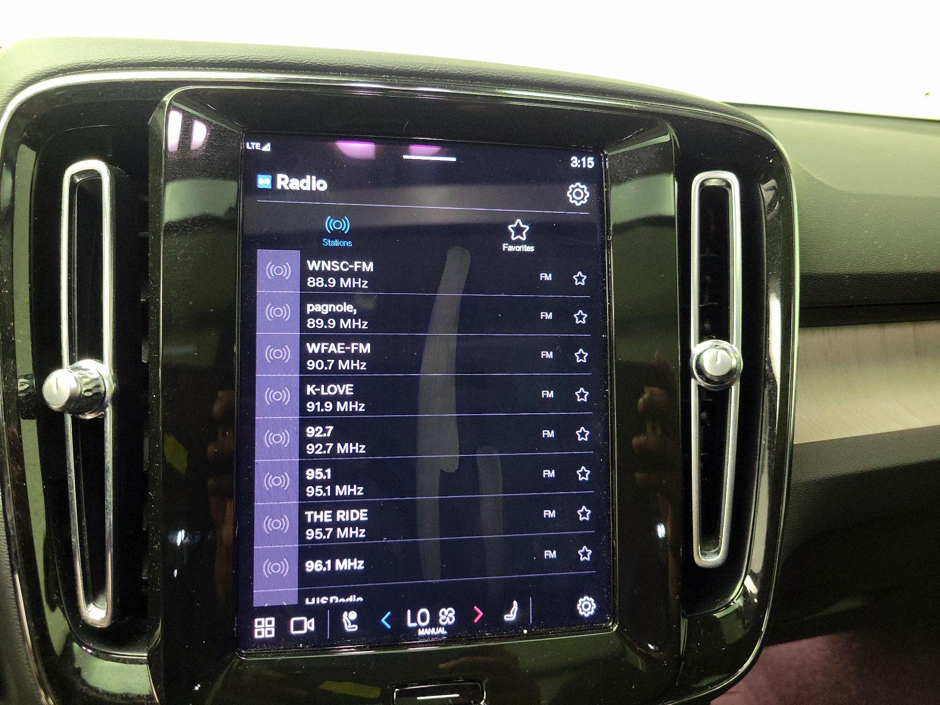 Thumbnail: 2024 Volvo XC40 - 15