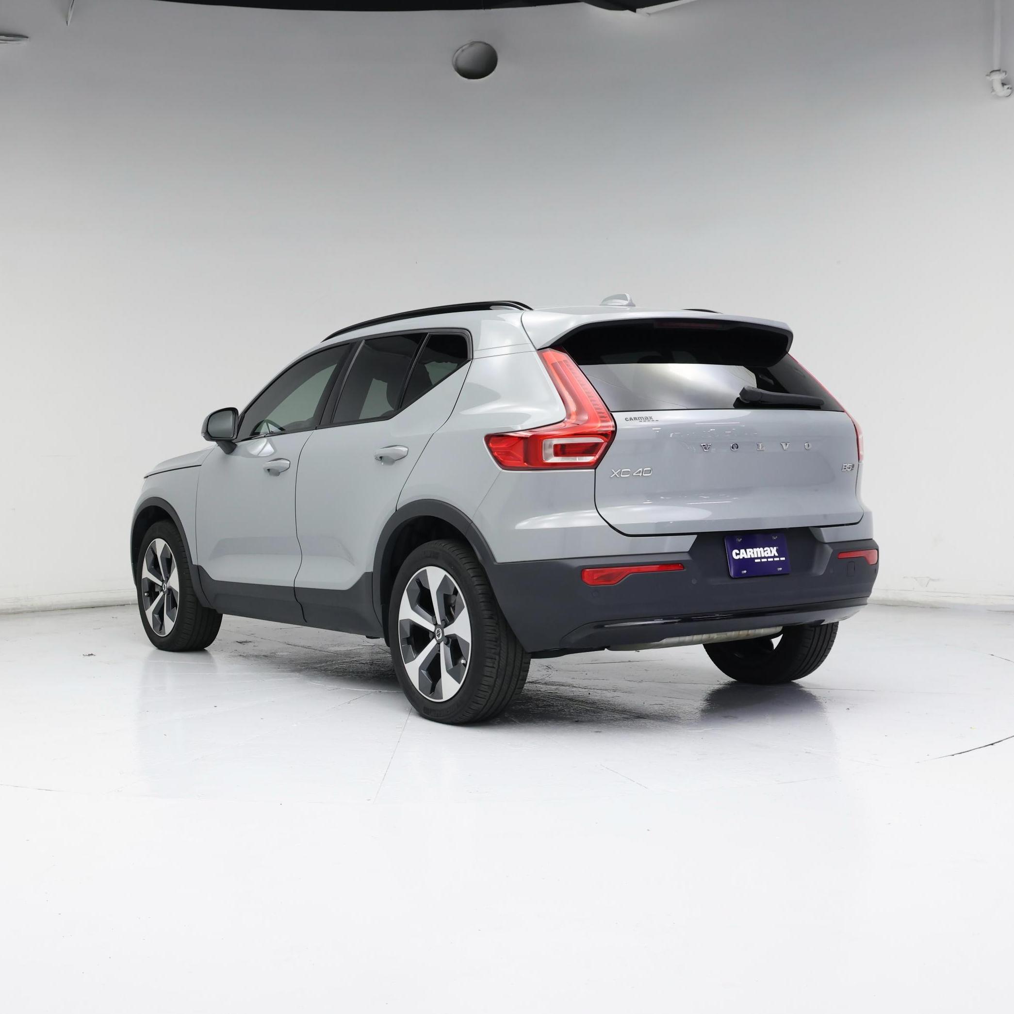 Thumbnail: 2024 Volvo XC40 - 2