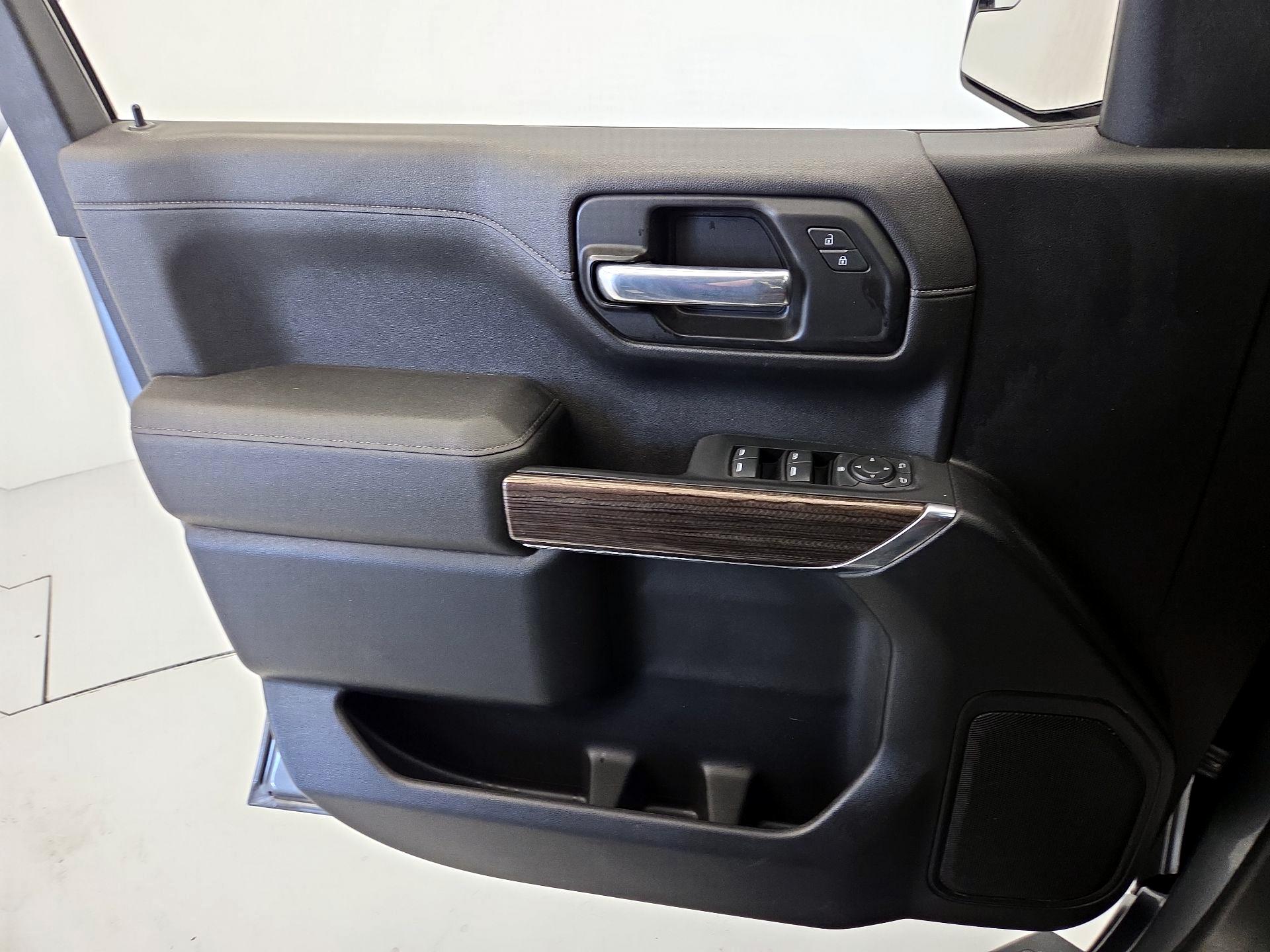 Thumbnail: 2021 Chevrolet Silverado 1500 - 12