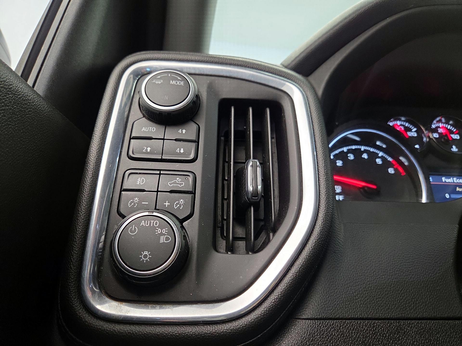 Thumbnail: 2021 Chevrolet Silverado 1500 - 13
