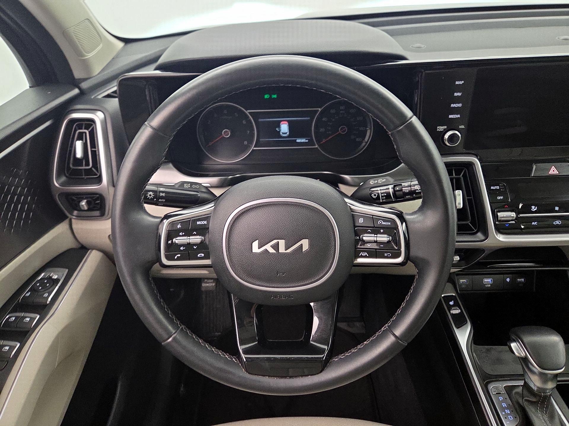 Thumbnail: 2023 Kia Sorento - 10