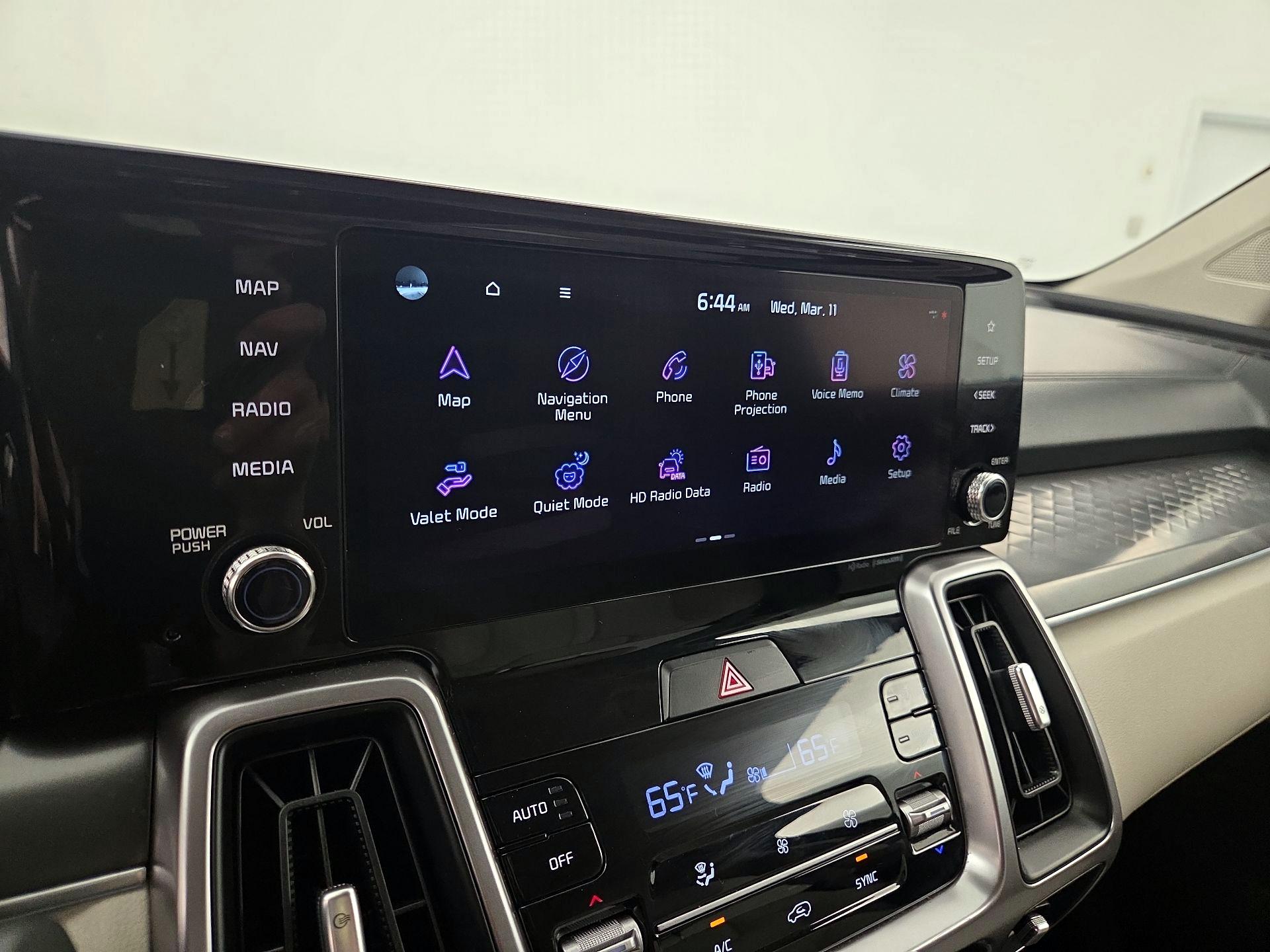 Thumbnail: 2023 Kia Sorento - 15