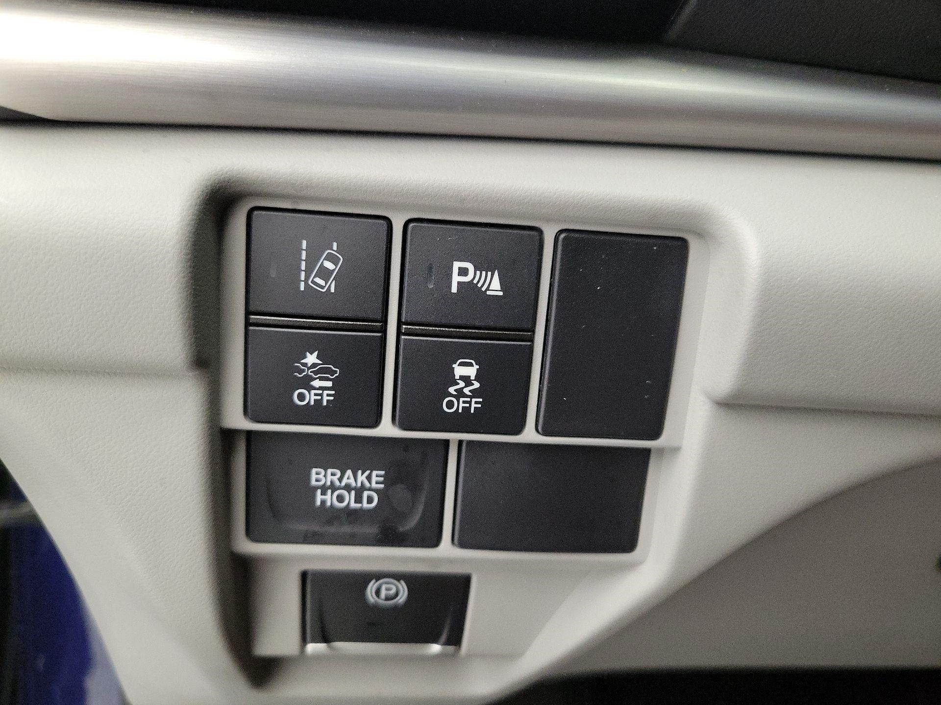 Thumbnail: 2023 Kia Forte - 11