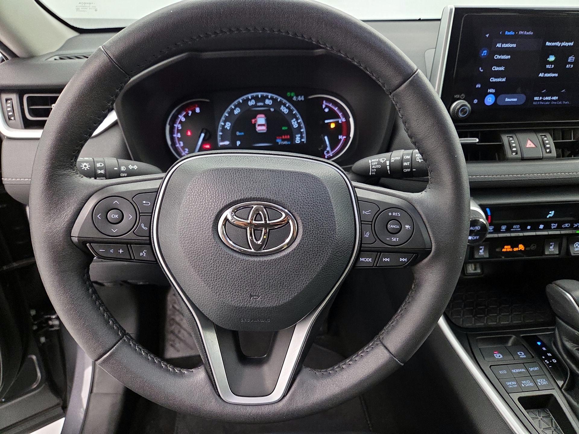 Thumbnail: 2023 Toyota RAV4 - 10