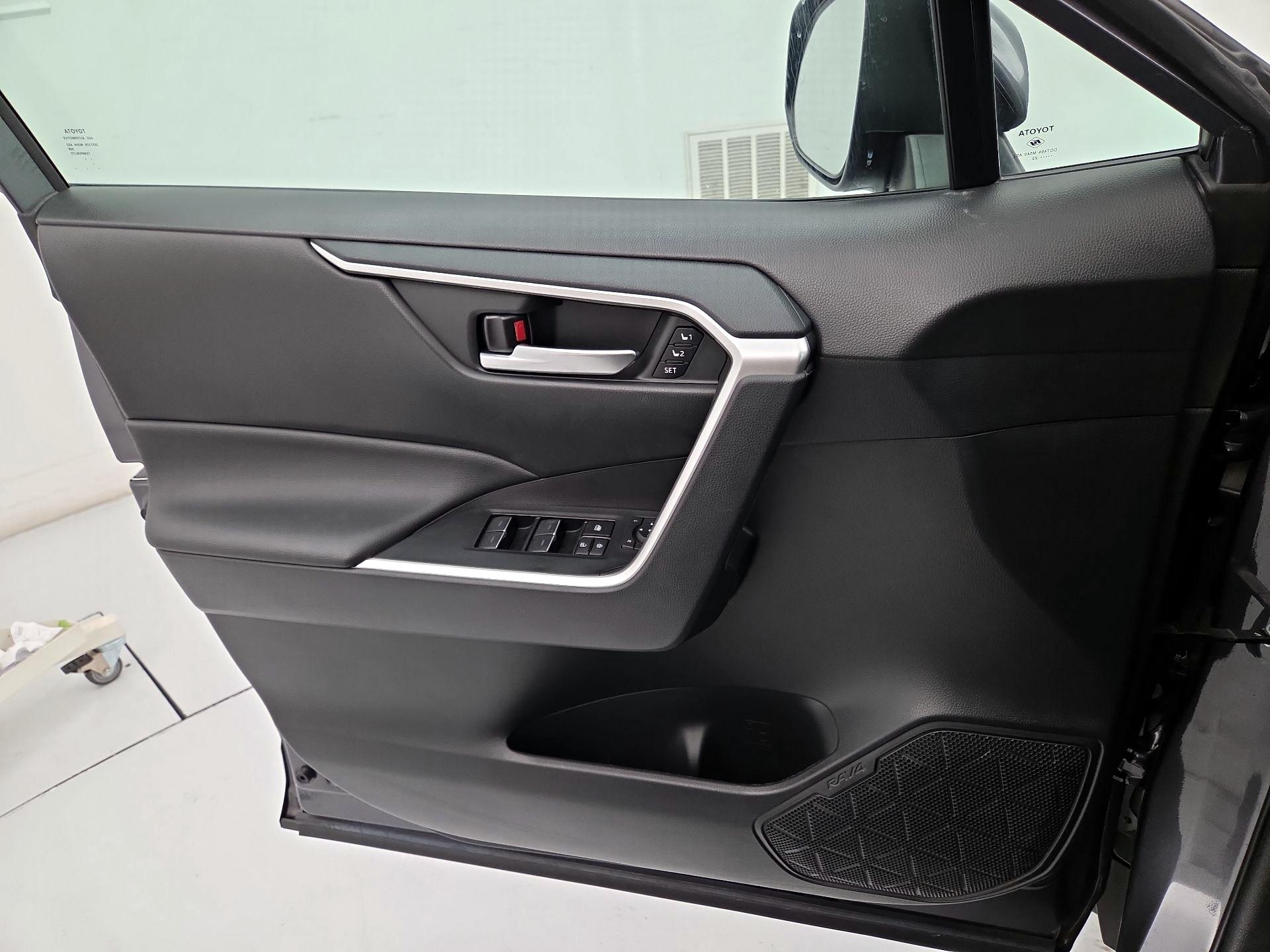 Thumbnail: 2023 Toyota RAV4 - 12