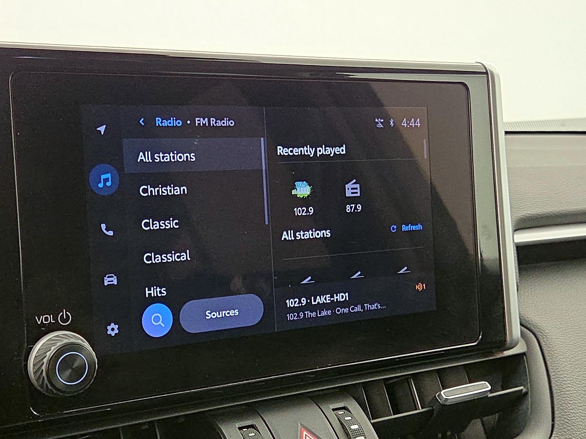 Thumbnail: 2023 Toyota RAV4 - 15