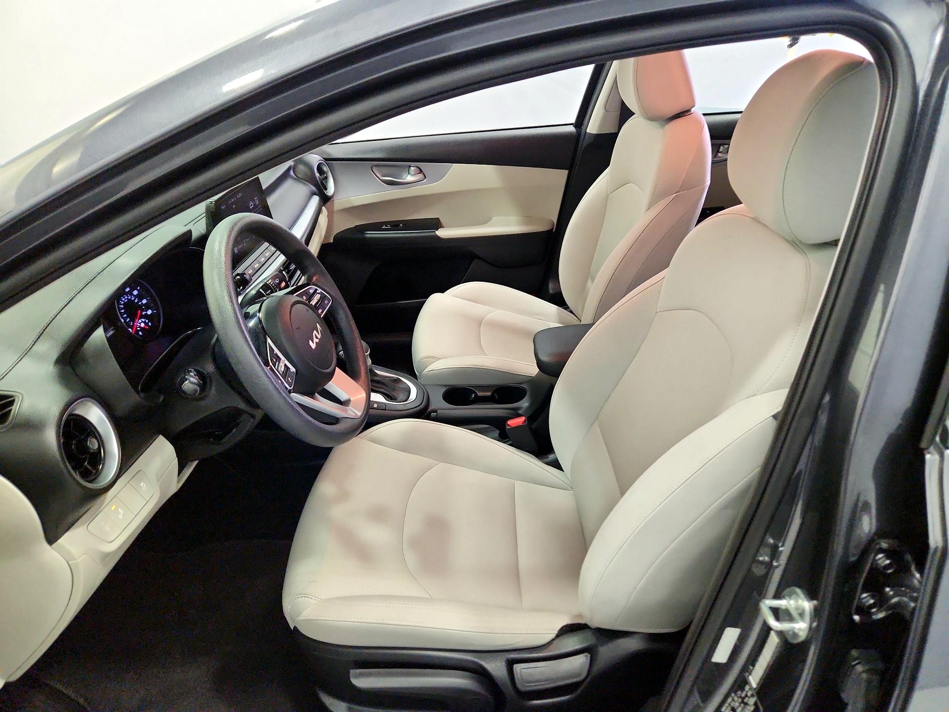 Thumbnail: 2023 Kia Forte - 11