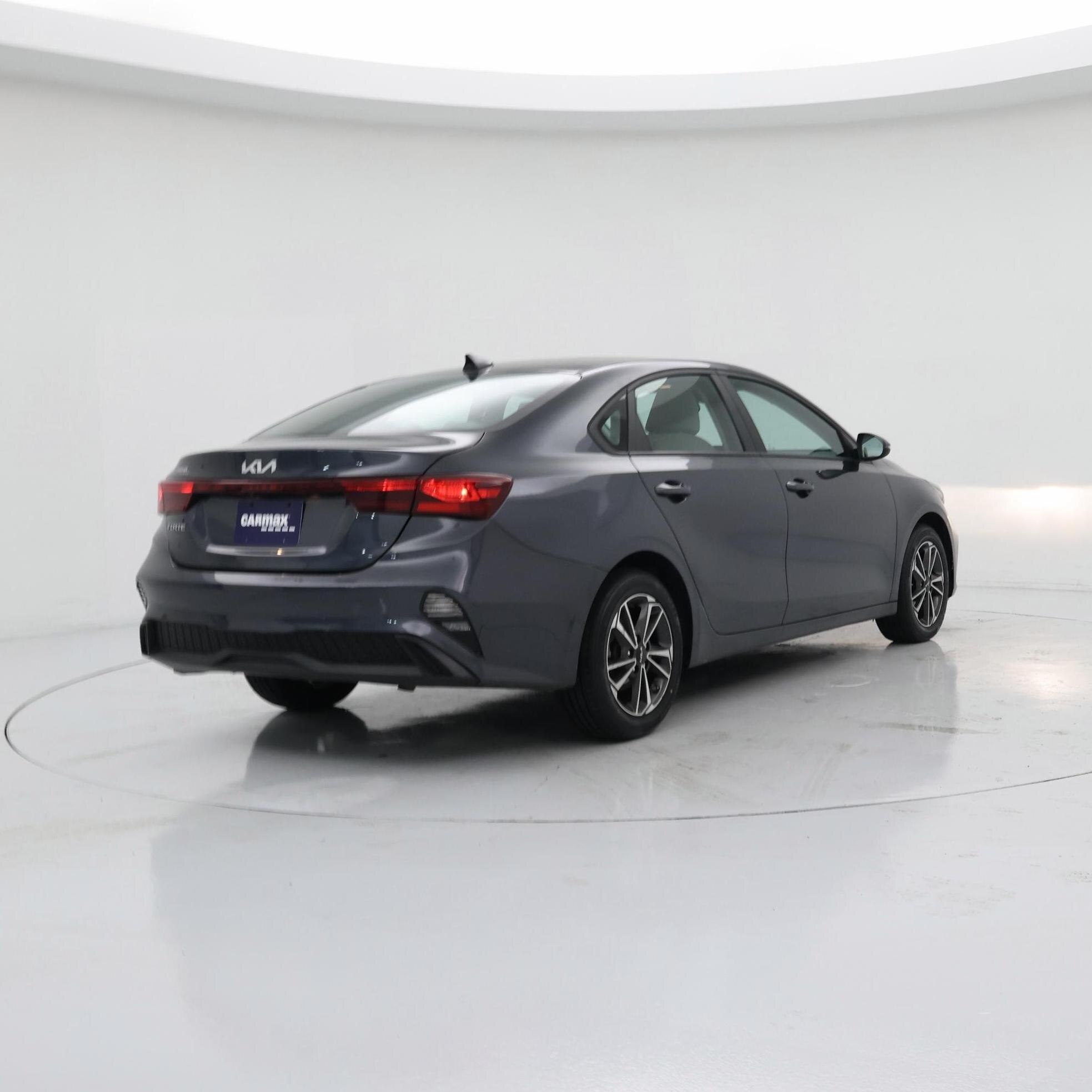 Thumbnail: 2023 Kia Forte - 8