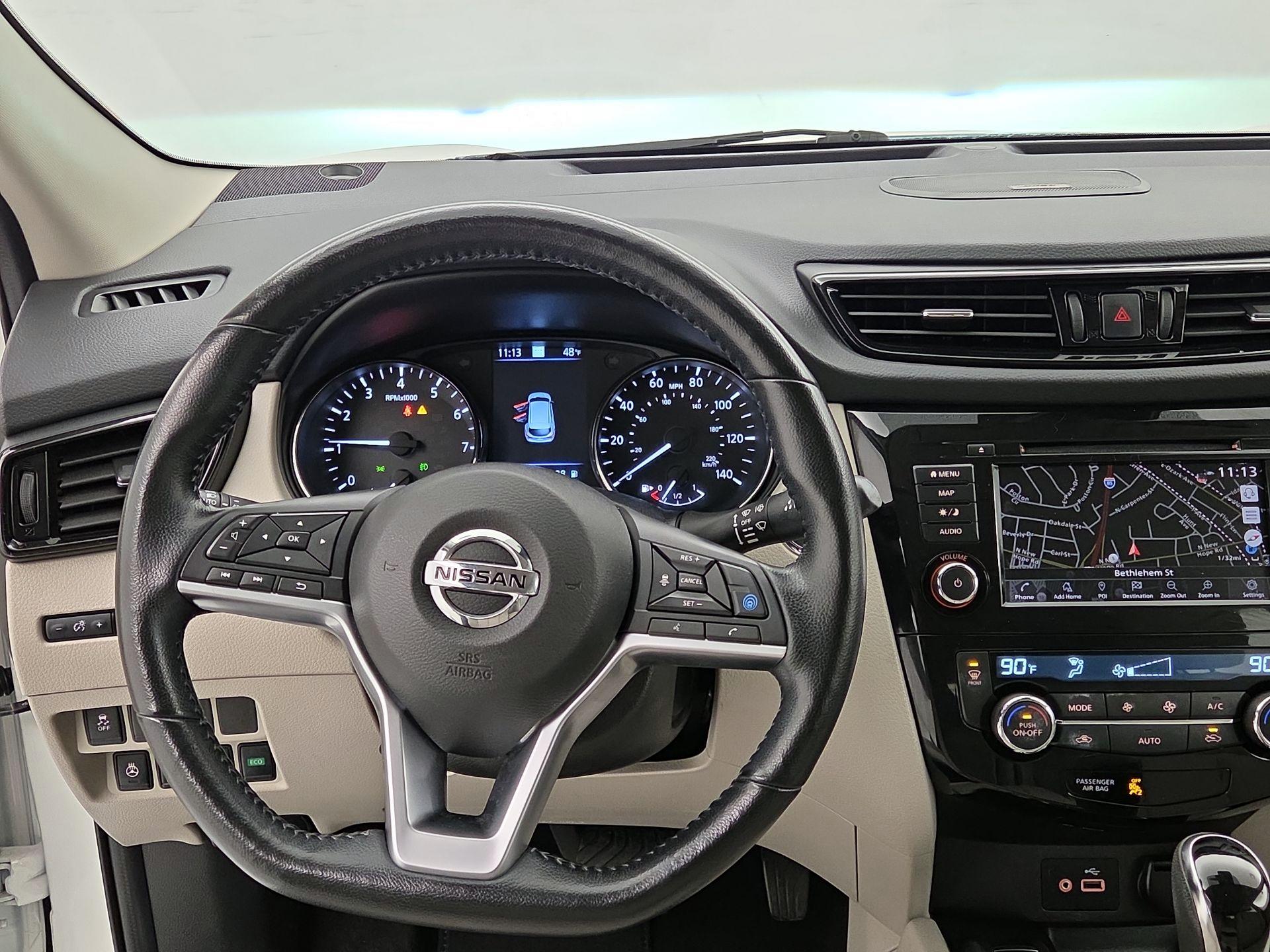 Thumbnail: 2022 Nissan Rogue Sport - 10