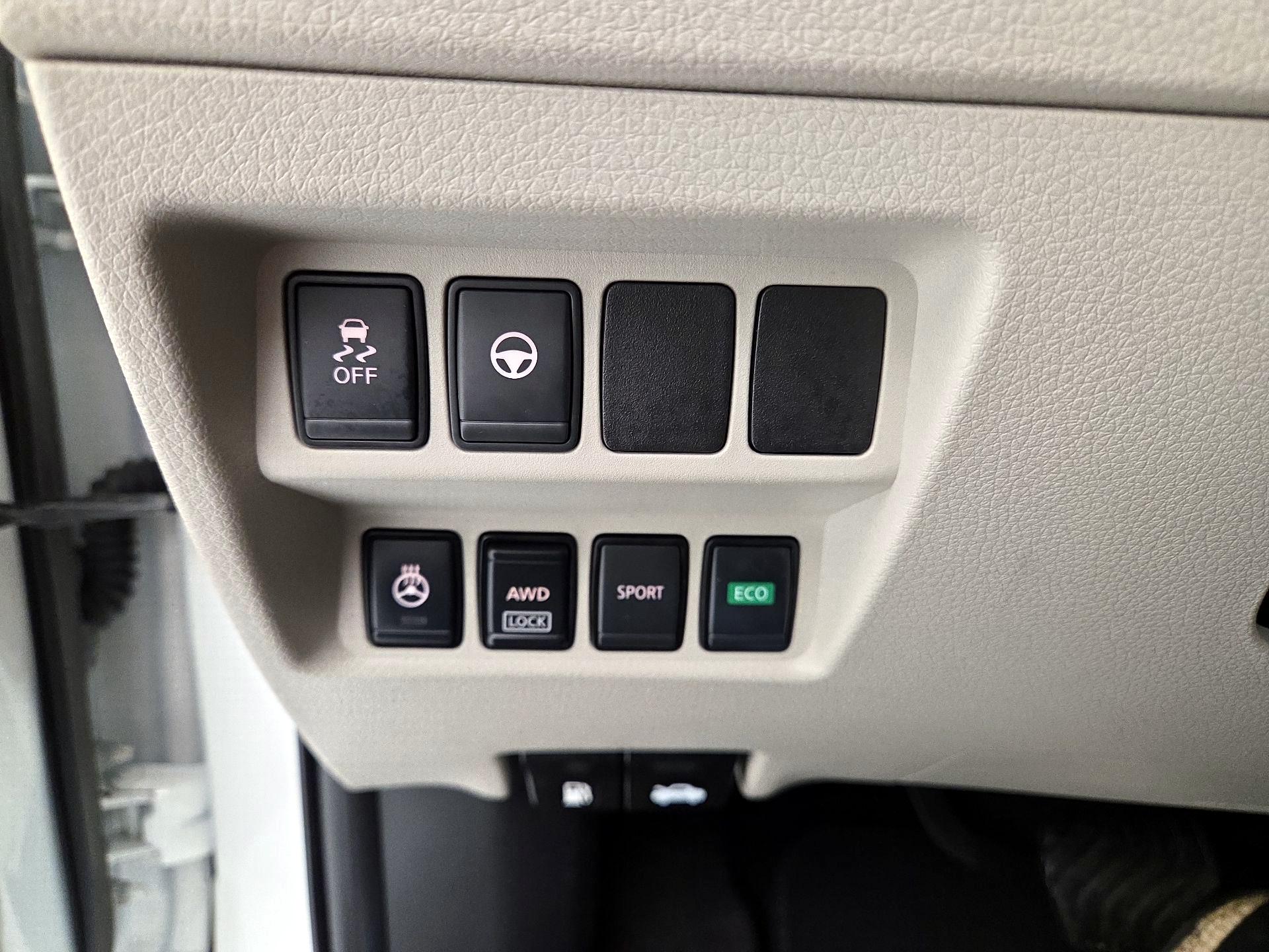 Thumbnail: 2022 Nissan Rogue Sport - 13