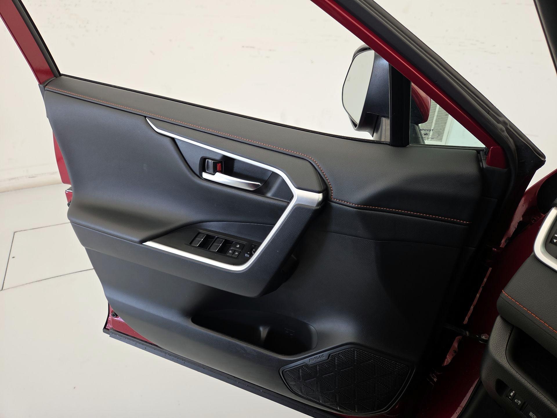 Thumbnail: 2024 Toyota RAV4 - 12