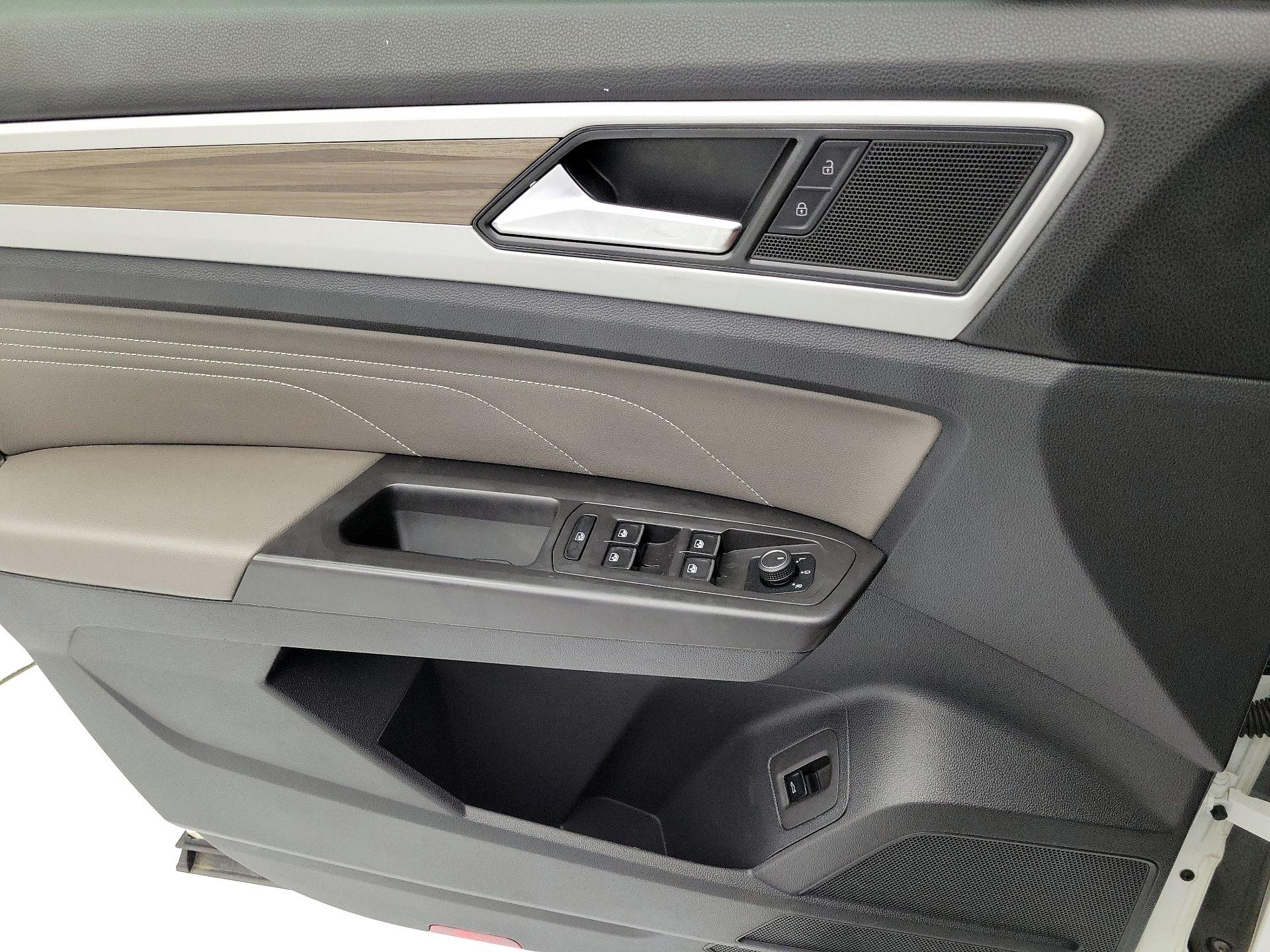 Thumbnail: 2023 Volkswagen Atlas - 12