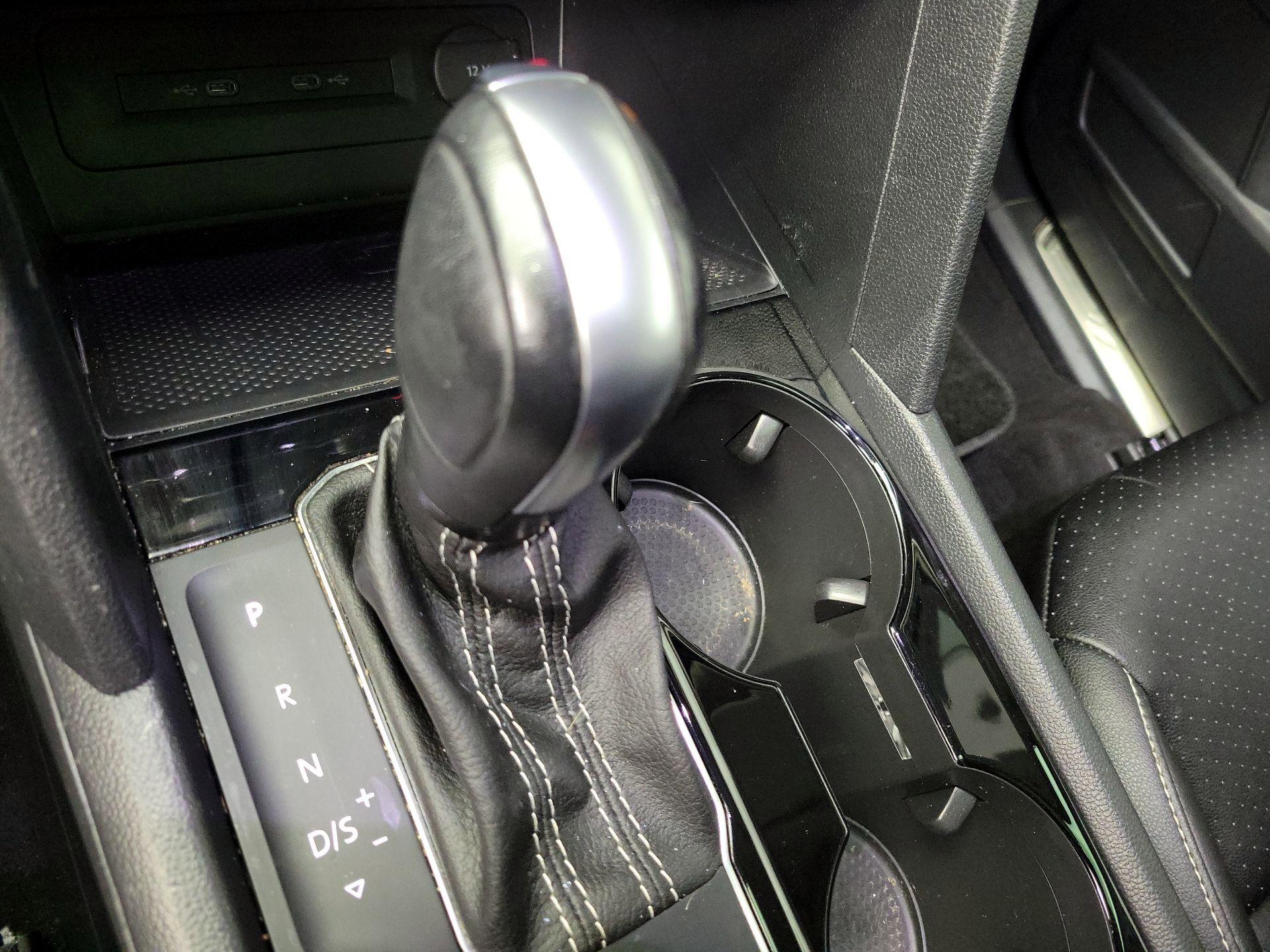 Thumbnail: 2023 Volkswagen Atlas - 17