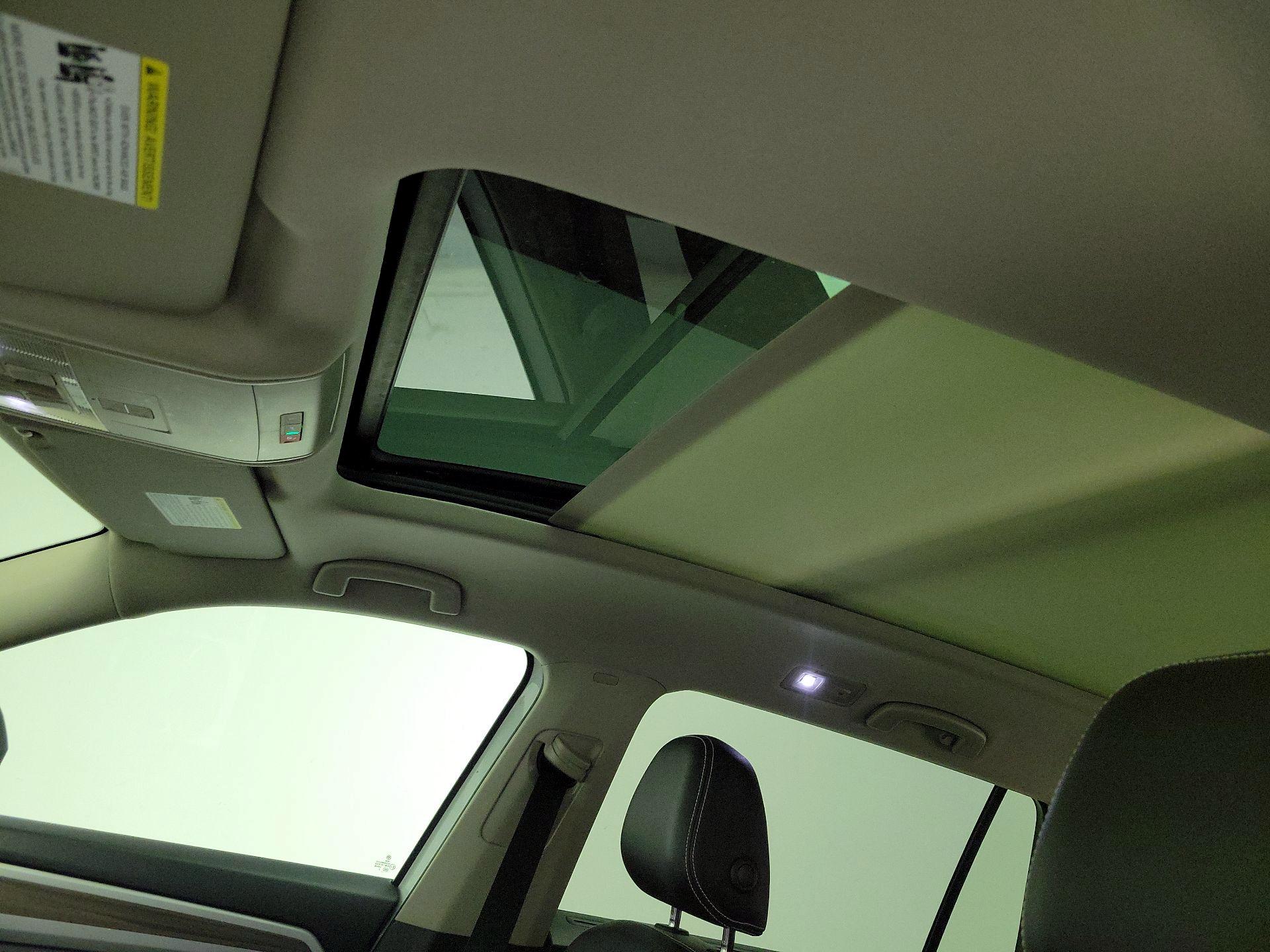 Thumbnail: 2023 Volkswagen Atlas - 19