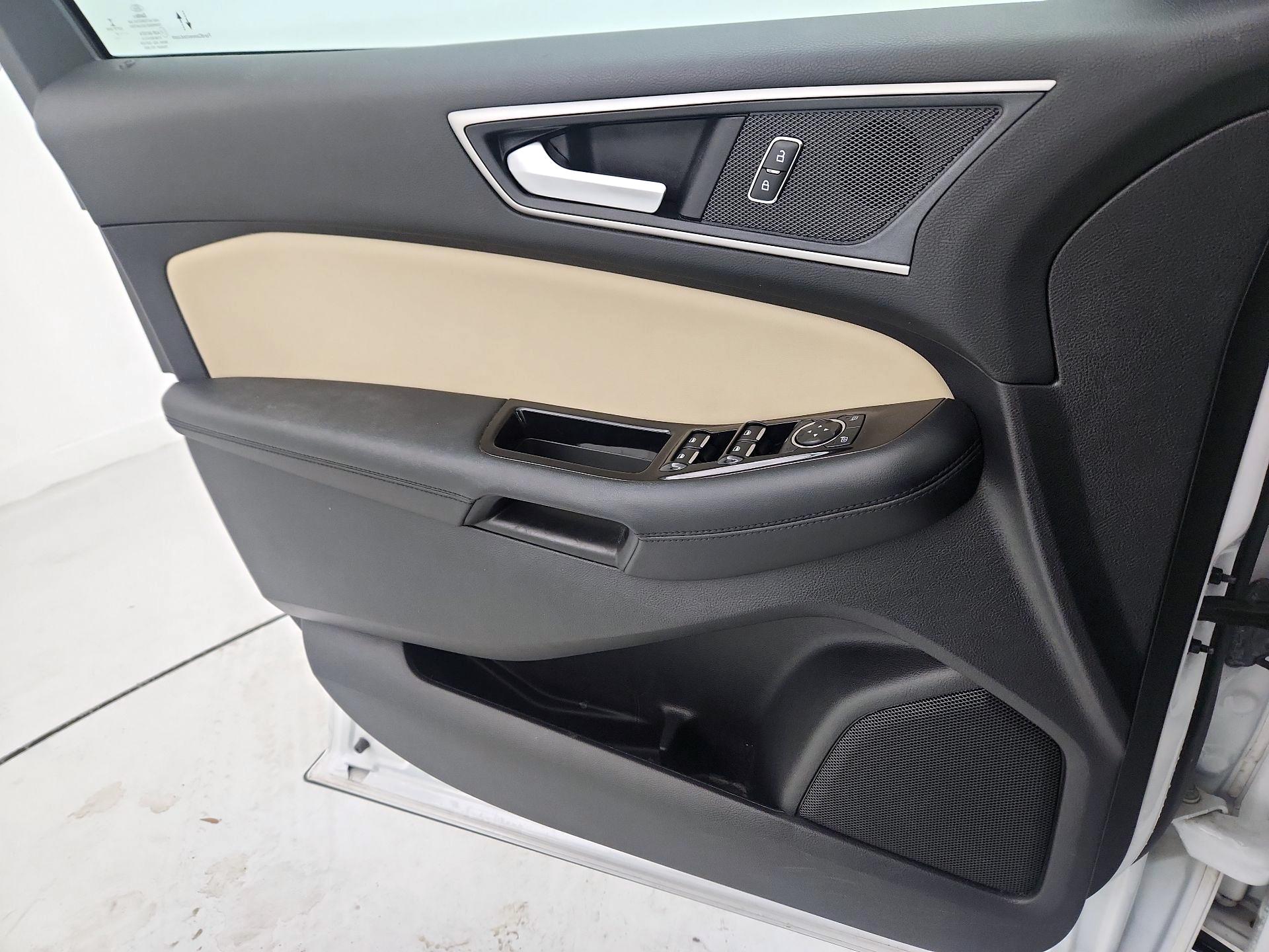 Thumbnail: 2020 Ford Edge - 12