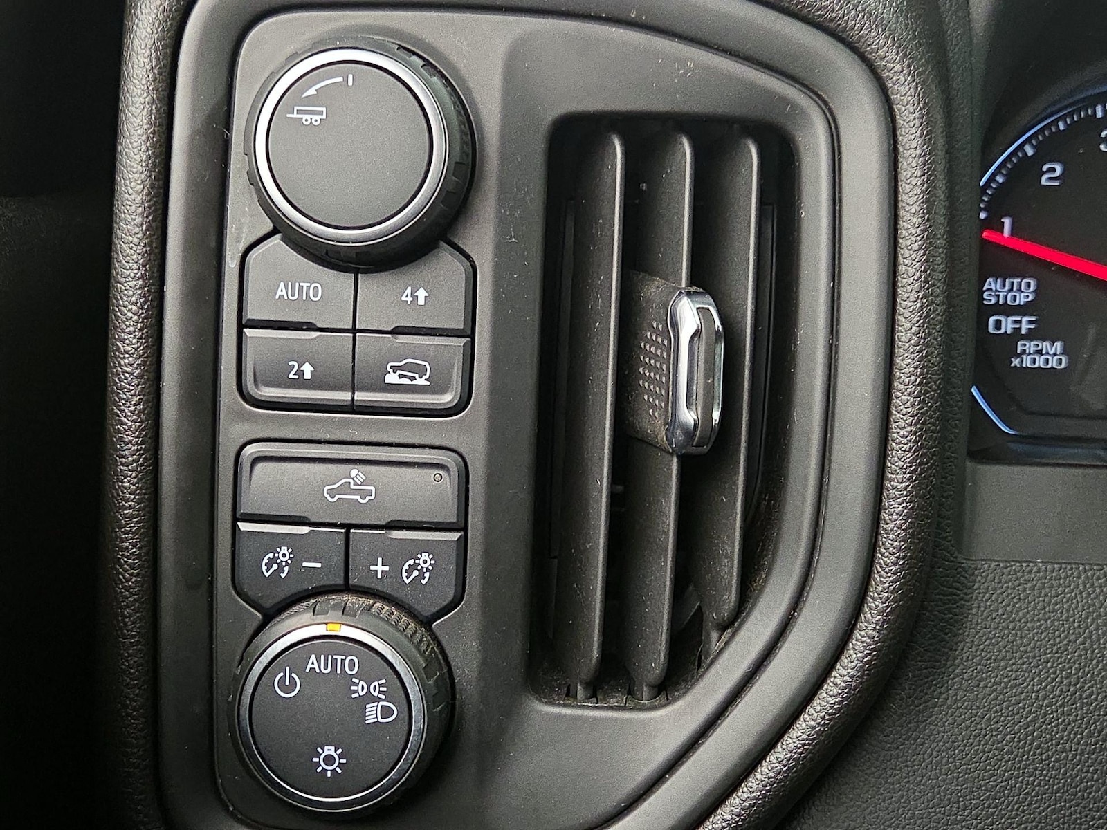 2022 Chevrolet Silverado 1500 Custom - Photo 14