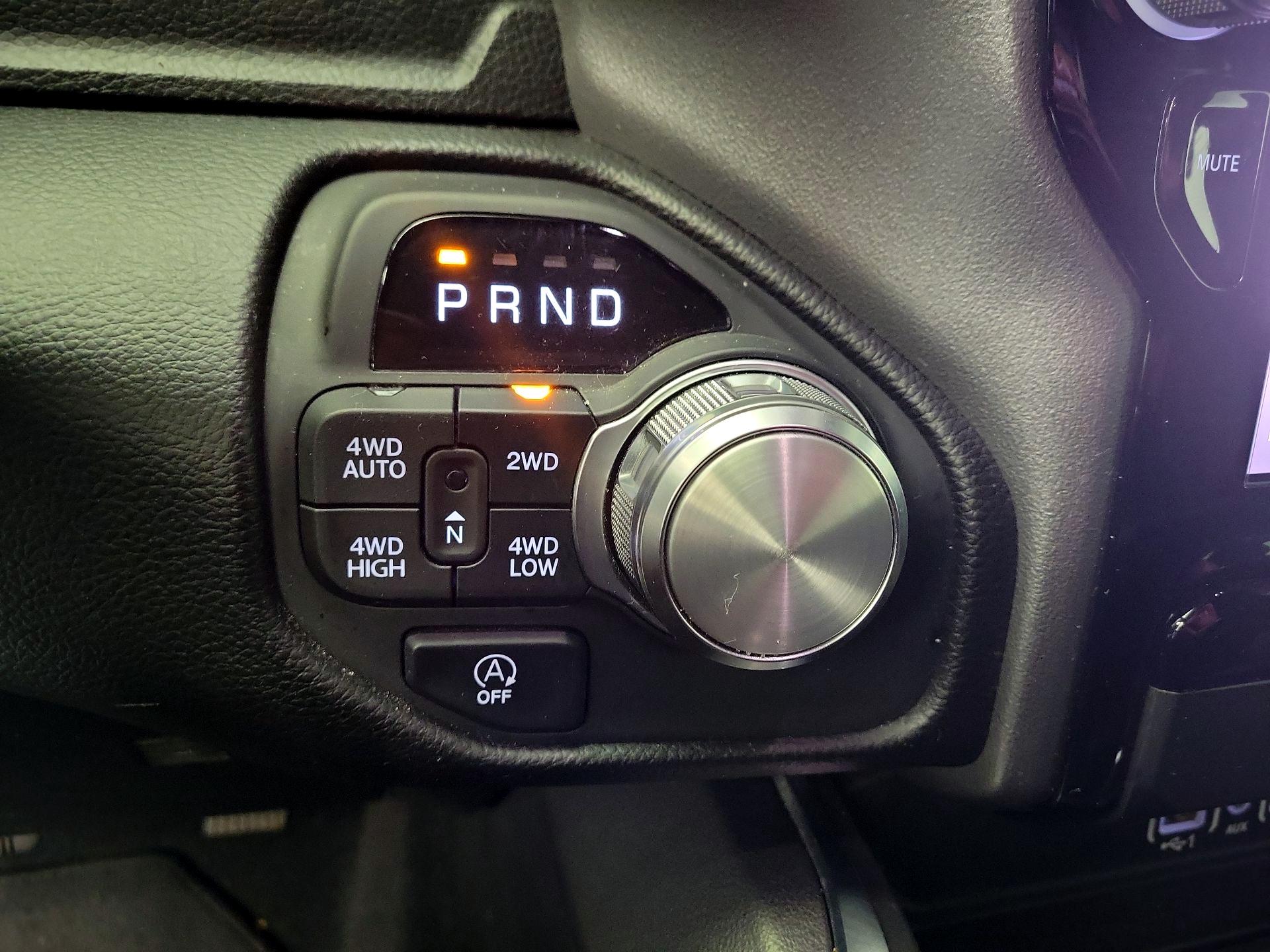 Thumbnail: 2025 RAM 1500 - 18