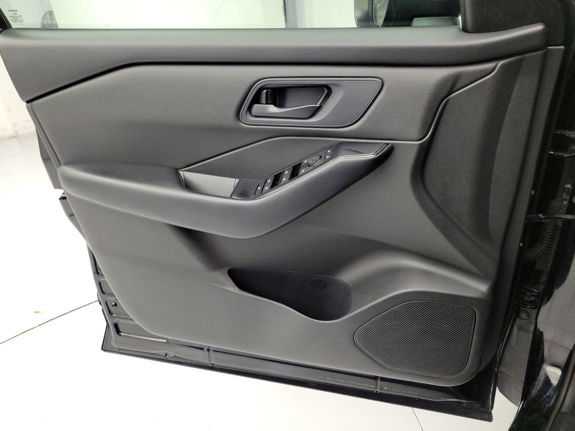 Thumbnail: 2024 Nissan Rogue - 12