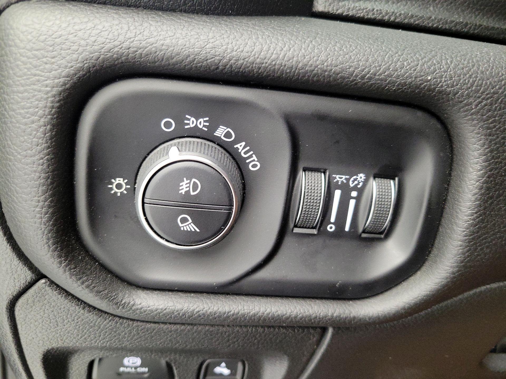 Thumbnail: 2025 RAM 1500 - 13