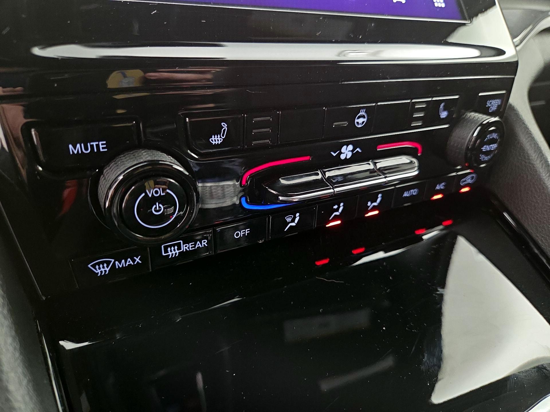 Thumbnail: 2023 Jeep Grand Cherokee - 16