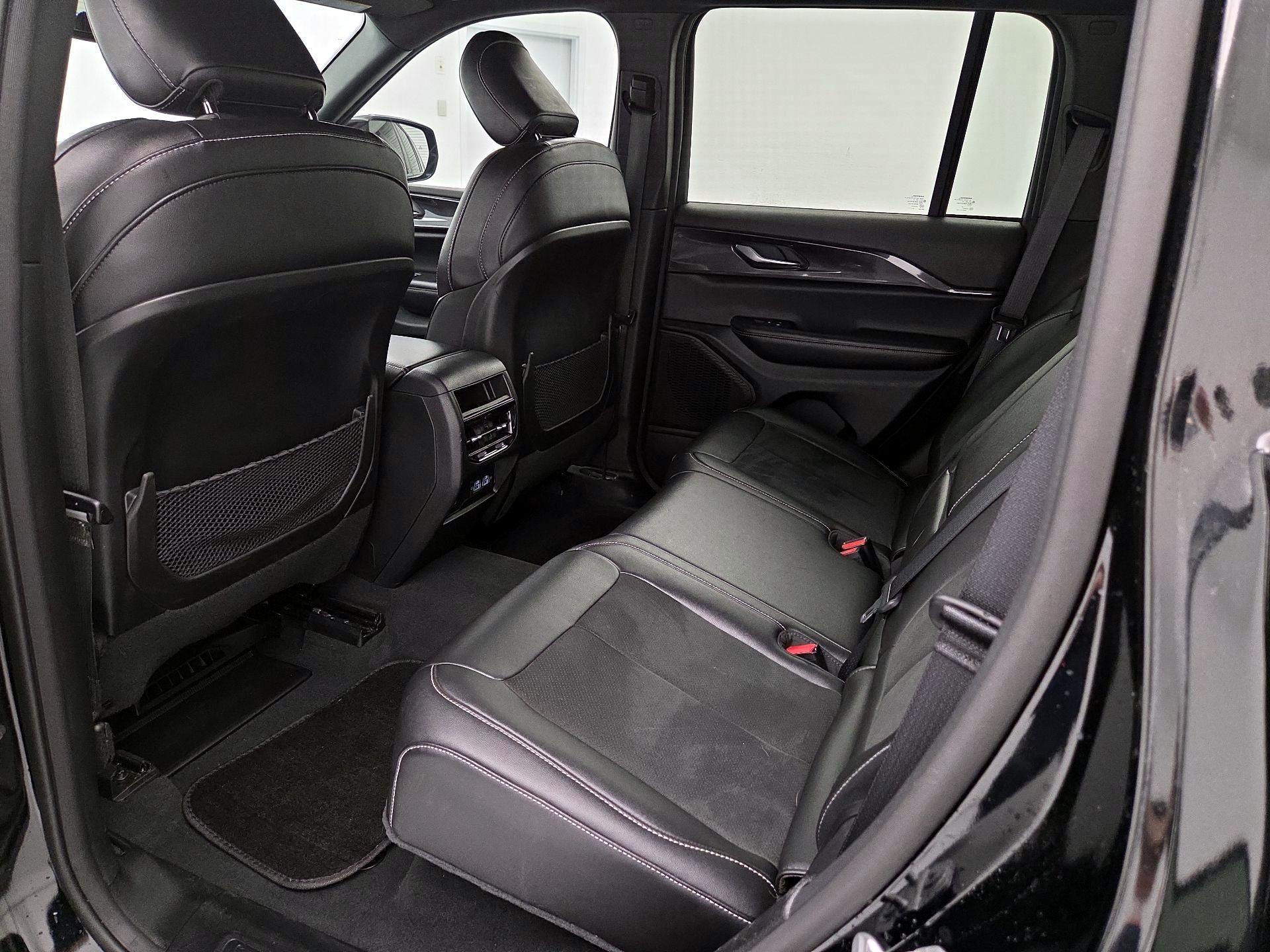 Thumbnail: 2023 Jeep Grand Cherokee - 19