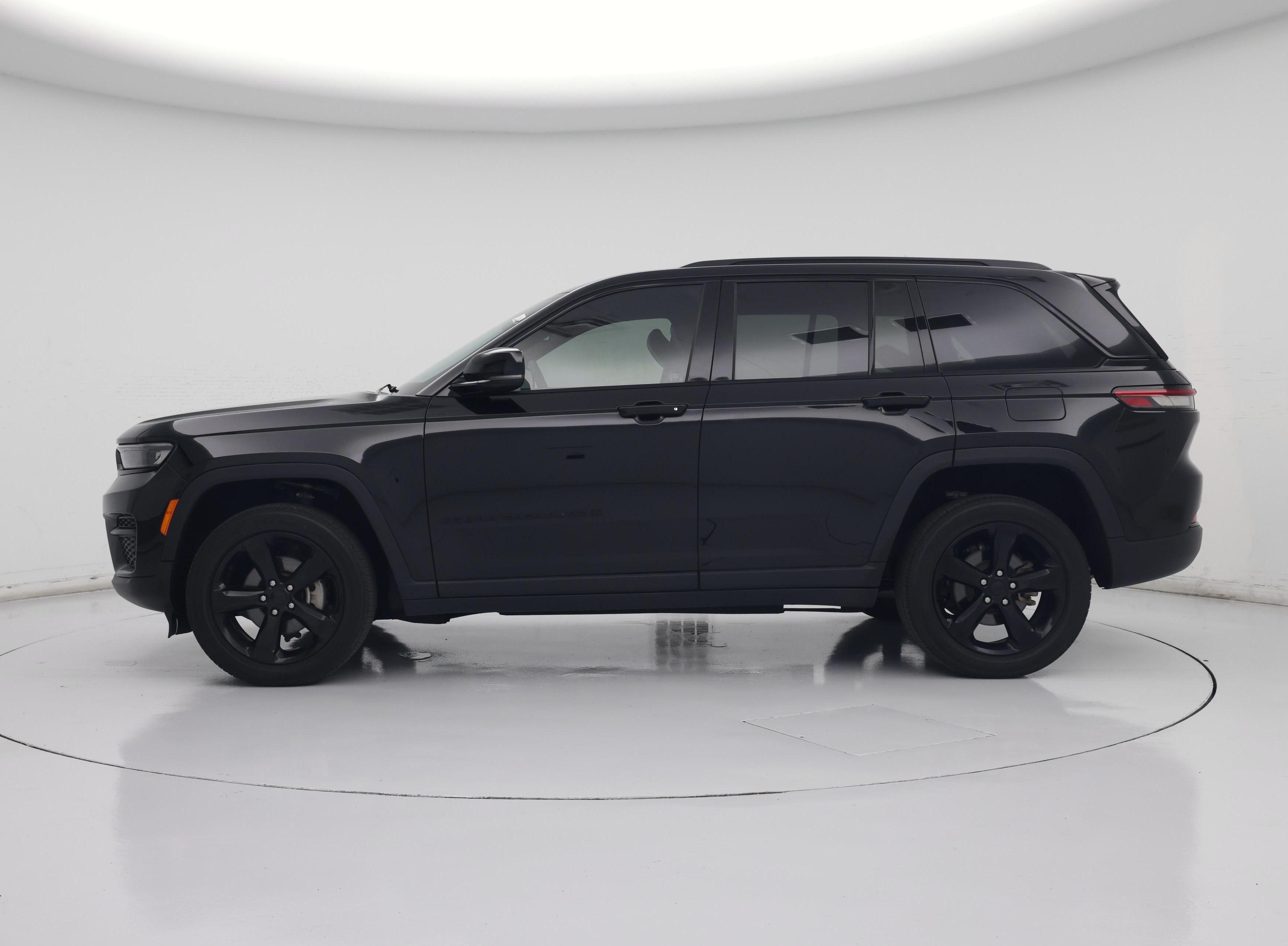 Thumbnail: 2023 Jeep Grand Cherokee - 3