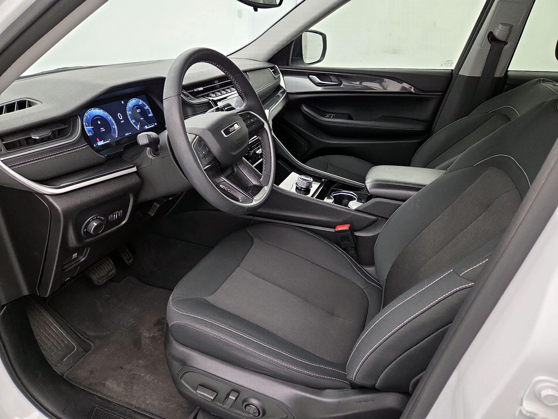 Thumbnail: 2023 Jeep Grand Cherokee - 11