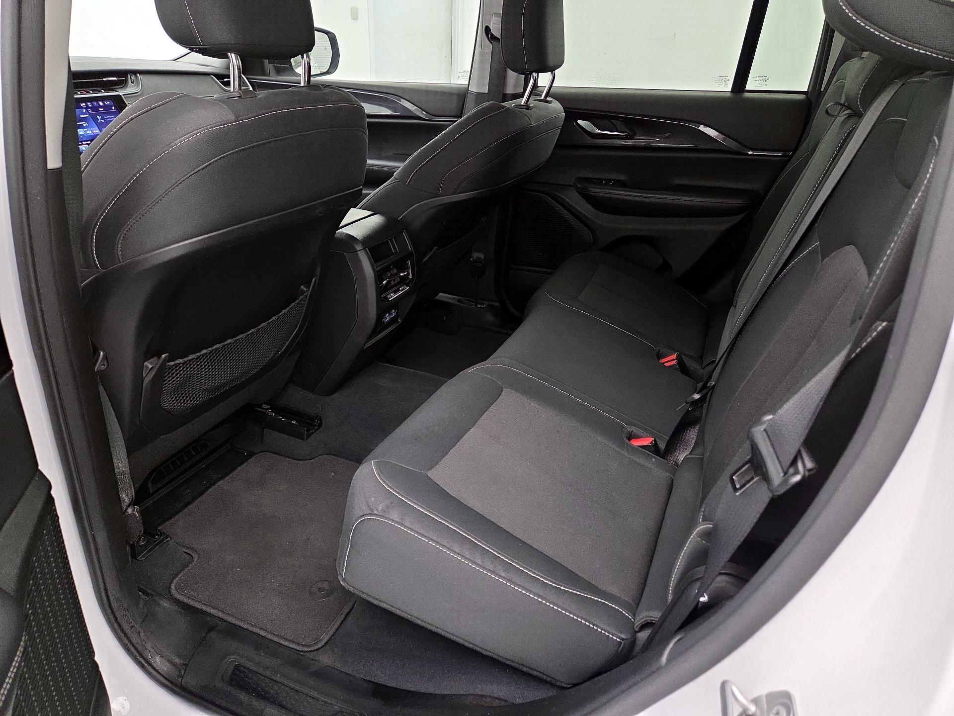 Thumbnail: 2023 Jeep Grand Cherokee - 19