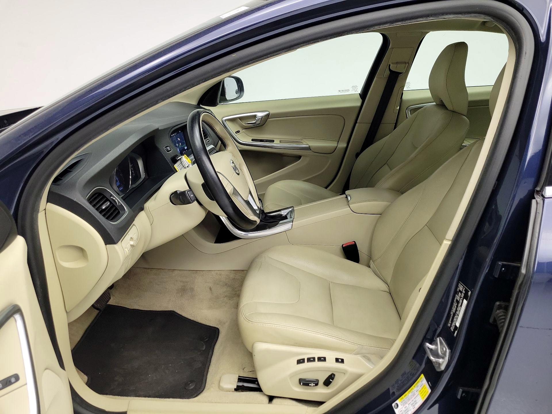 Thumbnail: 2015 Volvo S60 - 11