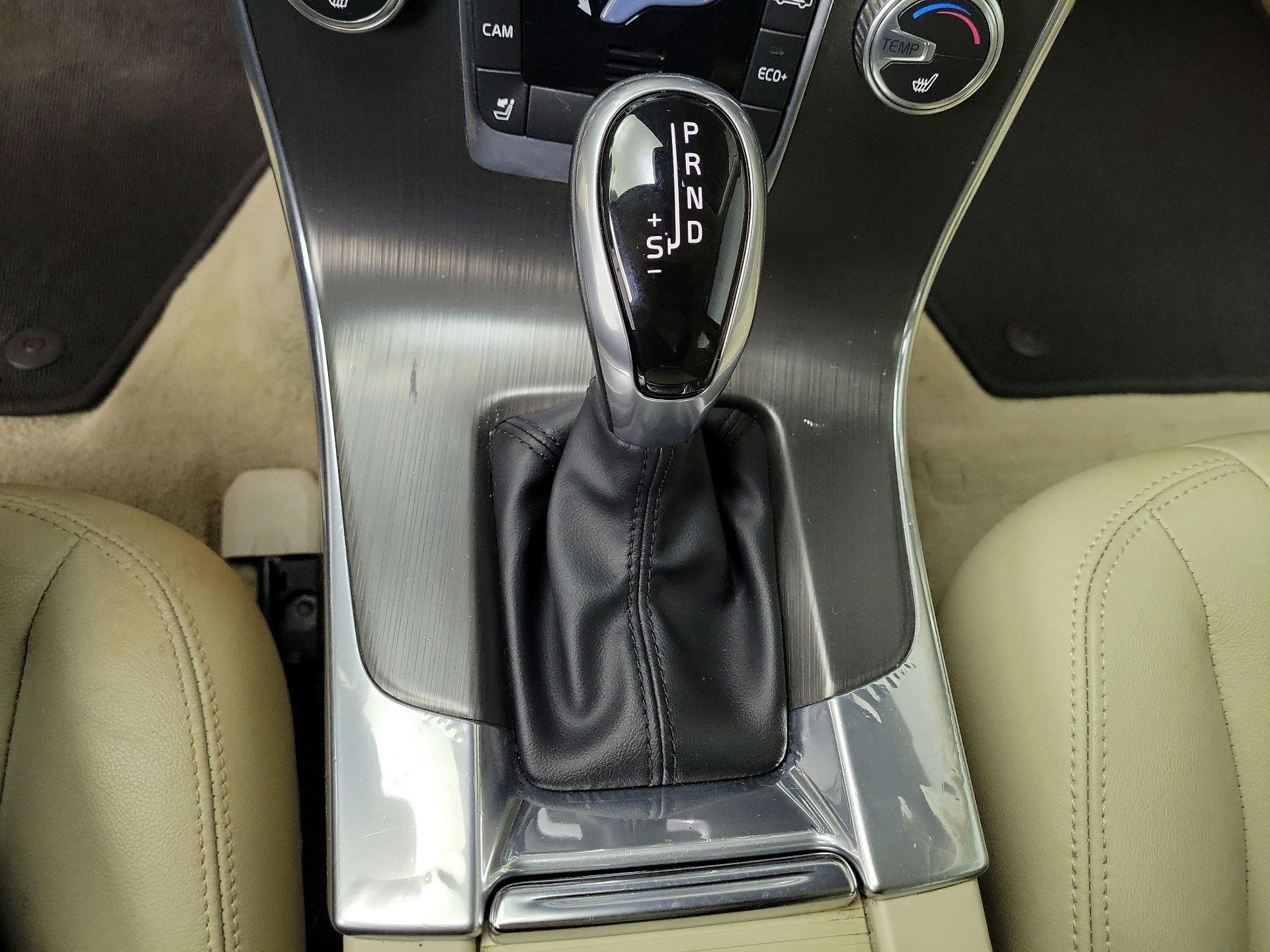 Thumbnail: 2015 Volvo S60 - 18