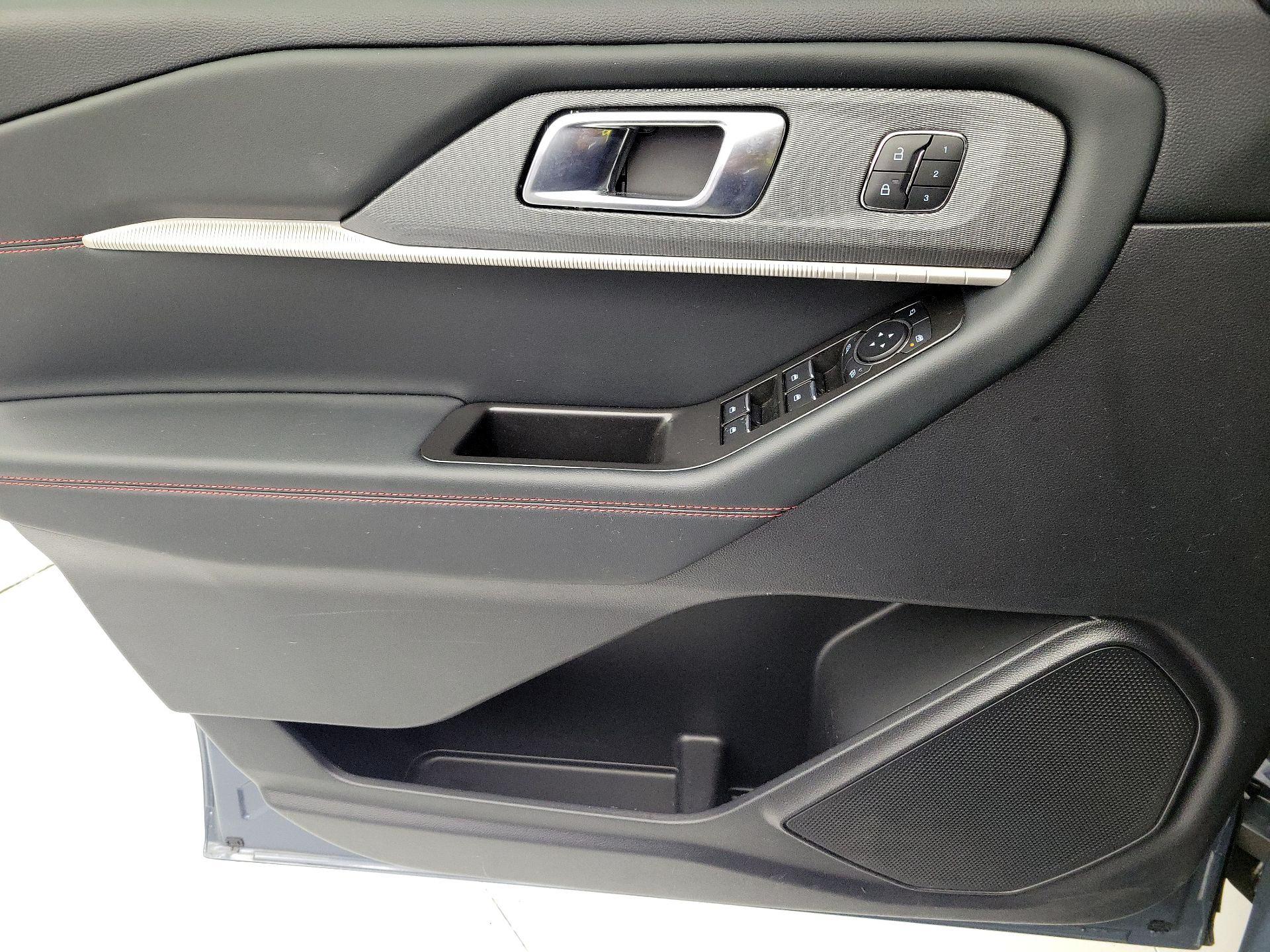 Thumbnail: 2025 Ford Explorer - 12